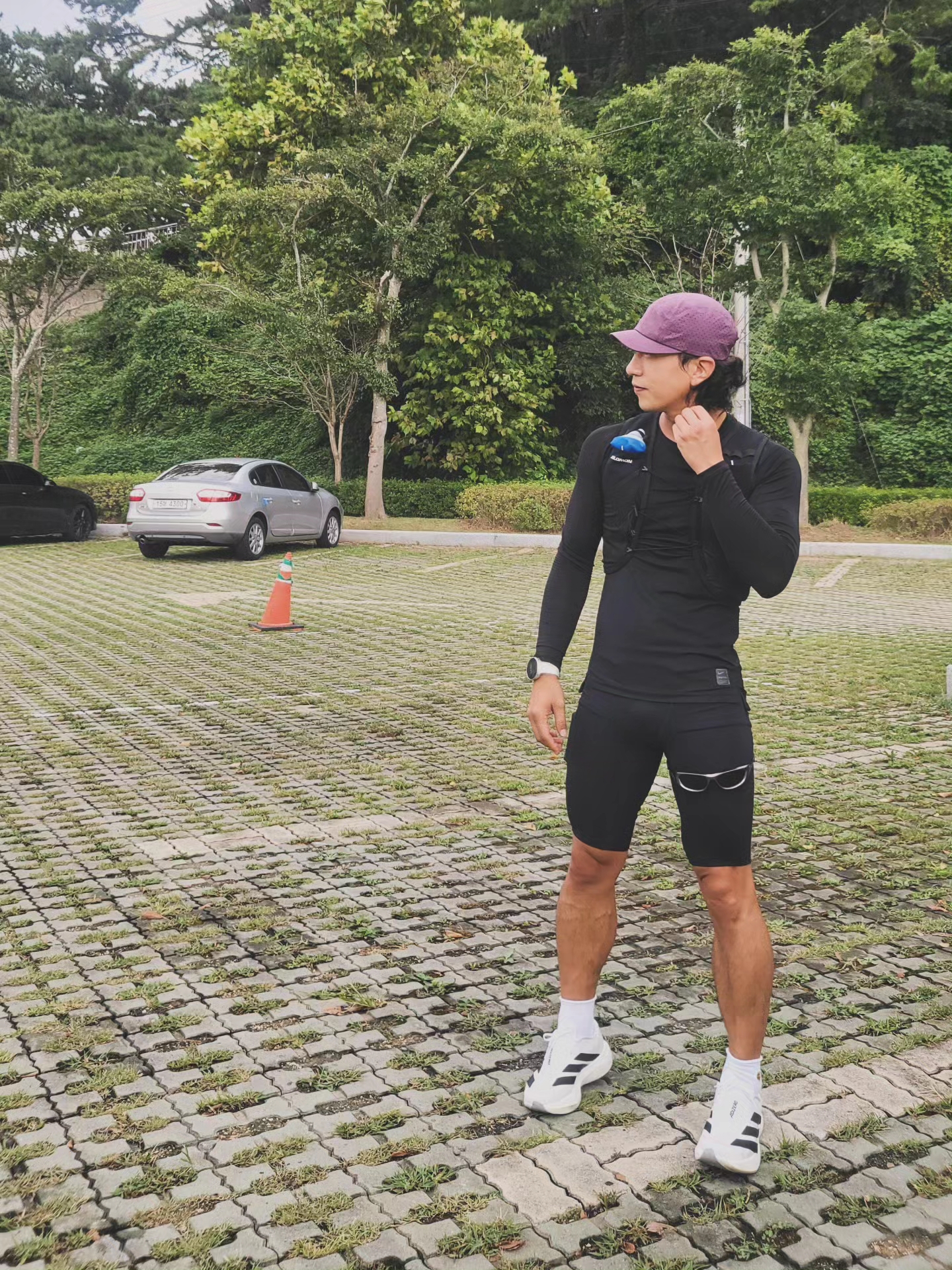 Nike Pro Dri-Fit Tight-Fit Long Sleeve Top Black - Asia, Adidas Adizero EVO SL Cloud White Core Black 착용 스타일 - 1