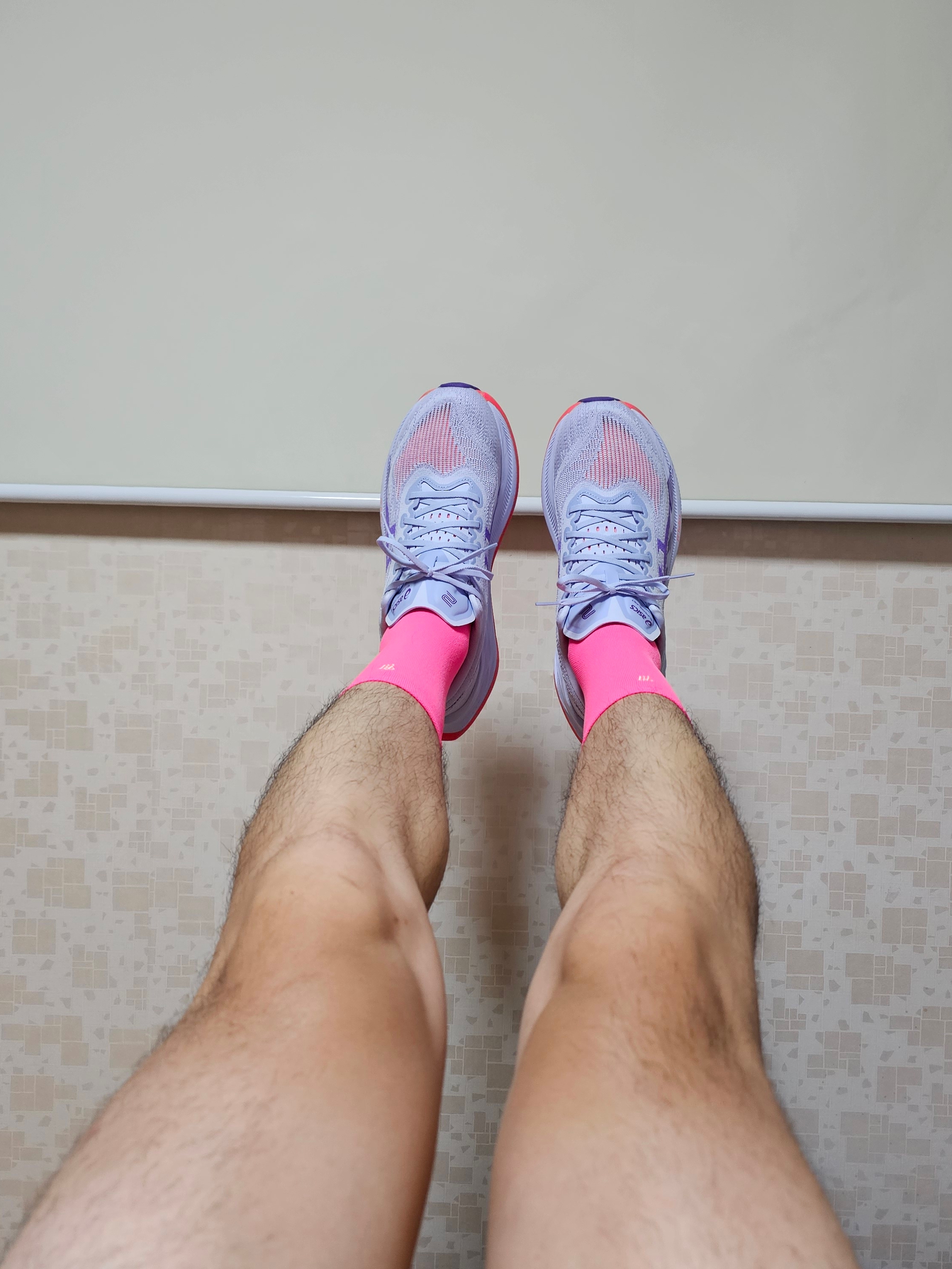 Asics Superblast 2 Blue Fade Edo Purple 착용 스타일 - 1