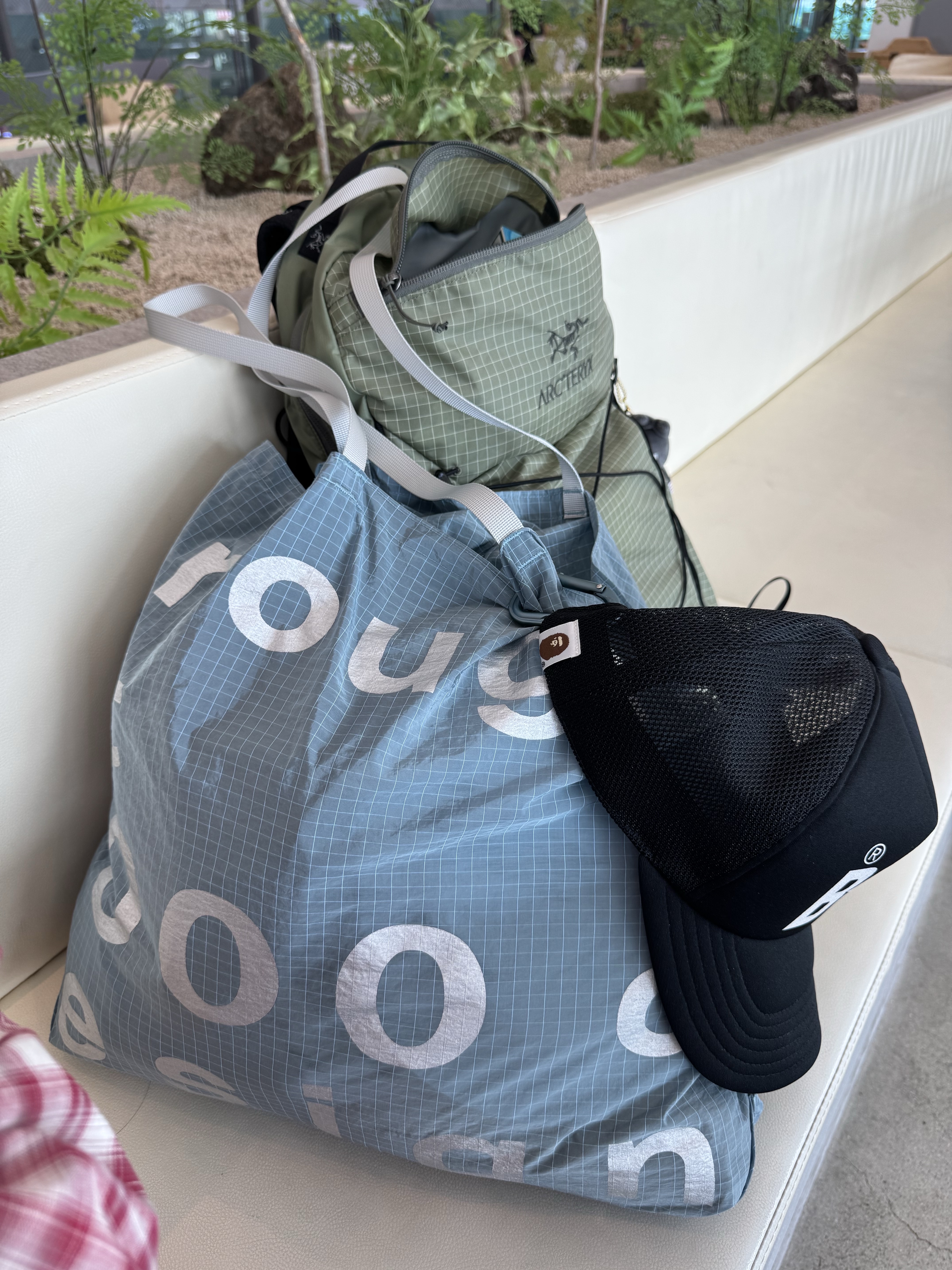 Arc'teryx Aerios 18 Backpack Chloris Forage 착용 스타일