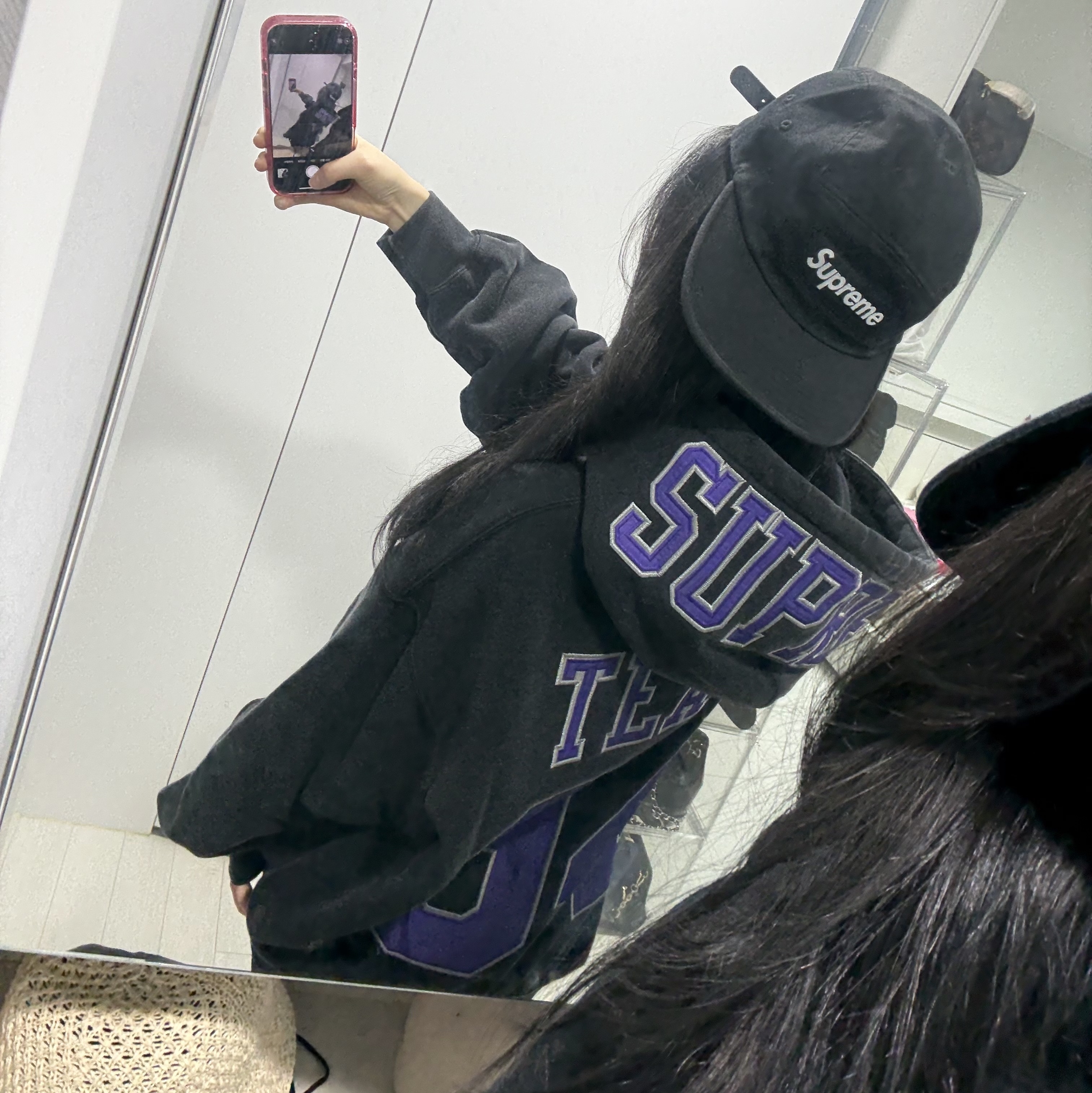 Supreme Team 94 Hooded Sweatshirt Black - 25SS, Supreme Washed Chino Twill Camp Cap Black 착용 스타일 - 1