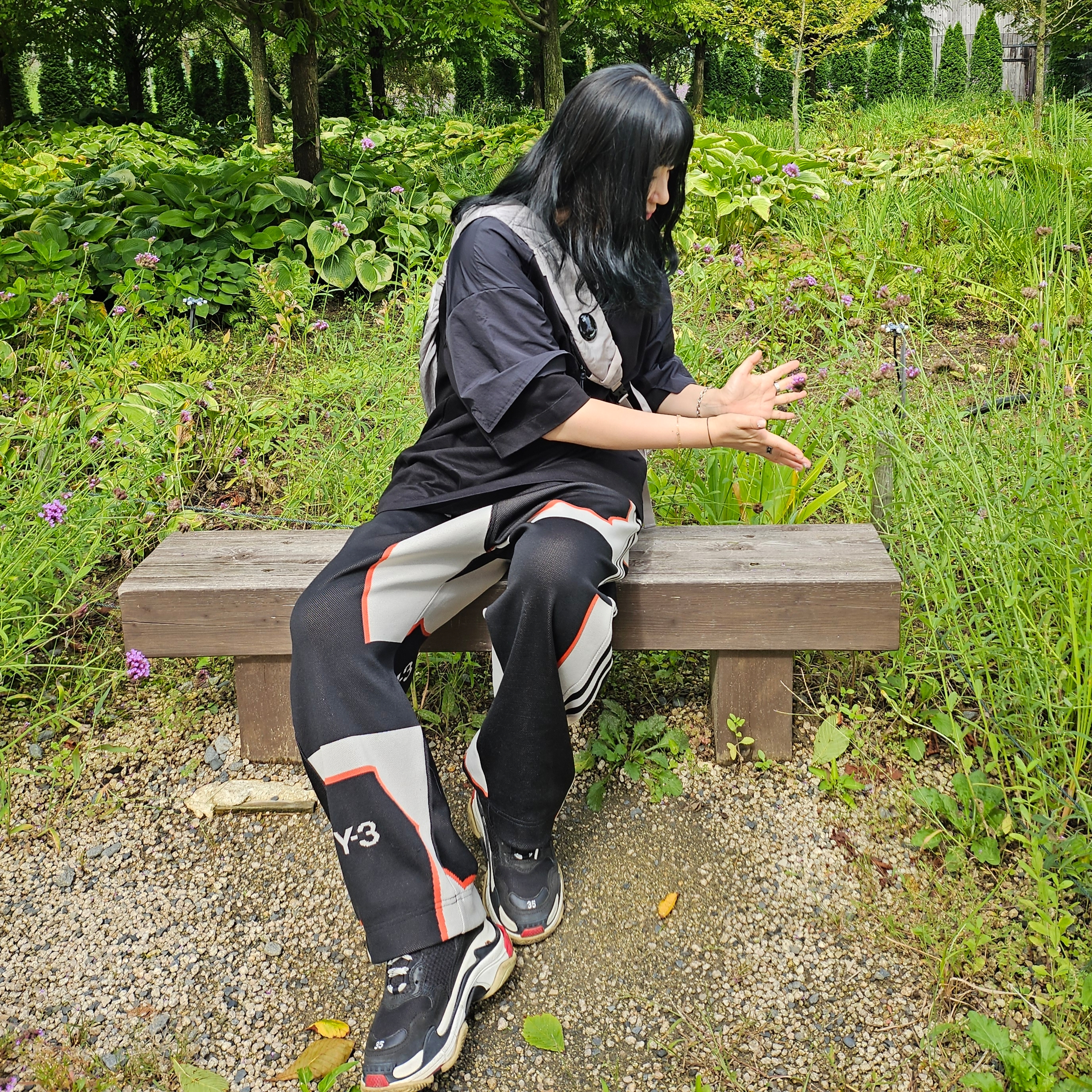 Juun.J Cotton Layered T-Shirt Black - 23FW, C.P. Company Nylon B Crossbody Rucksack Drizzle Grey - 24SS 착용 스타일