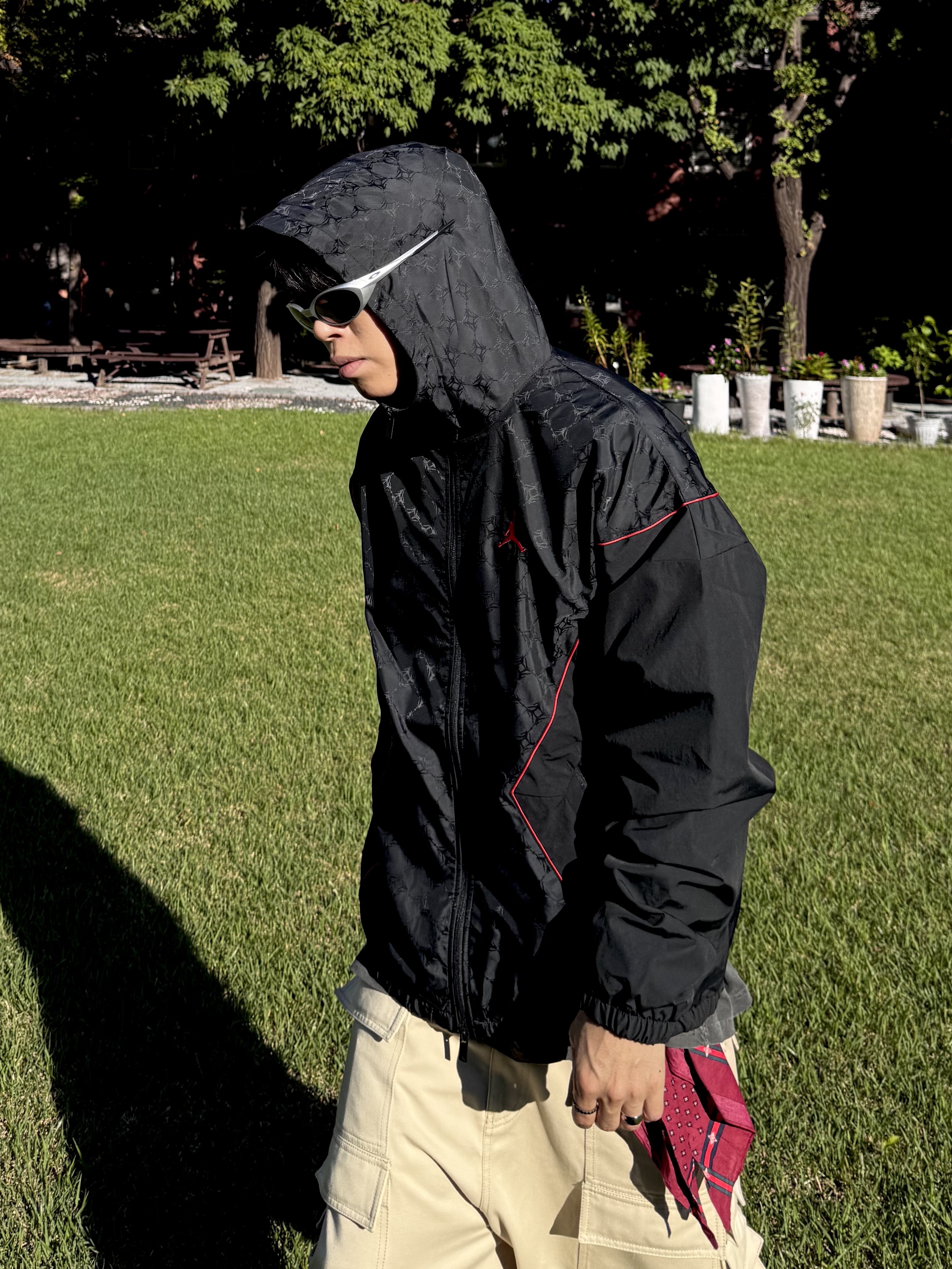 Oakley Eye Jacket Redux Silver Frame Prizm Black Polarized Lenses High Bridge Fit, Oofos x Undercover Clog Black 착용 스타일 - 7