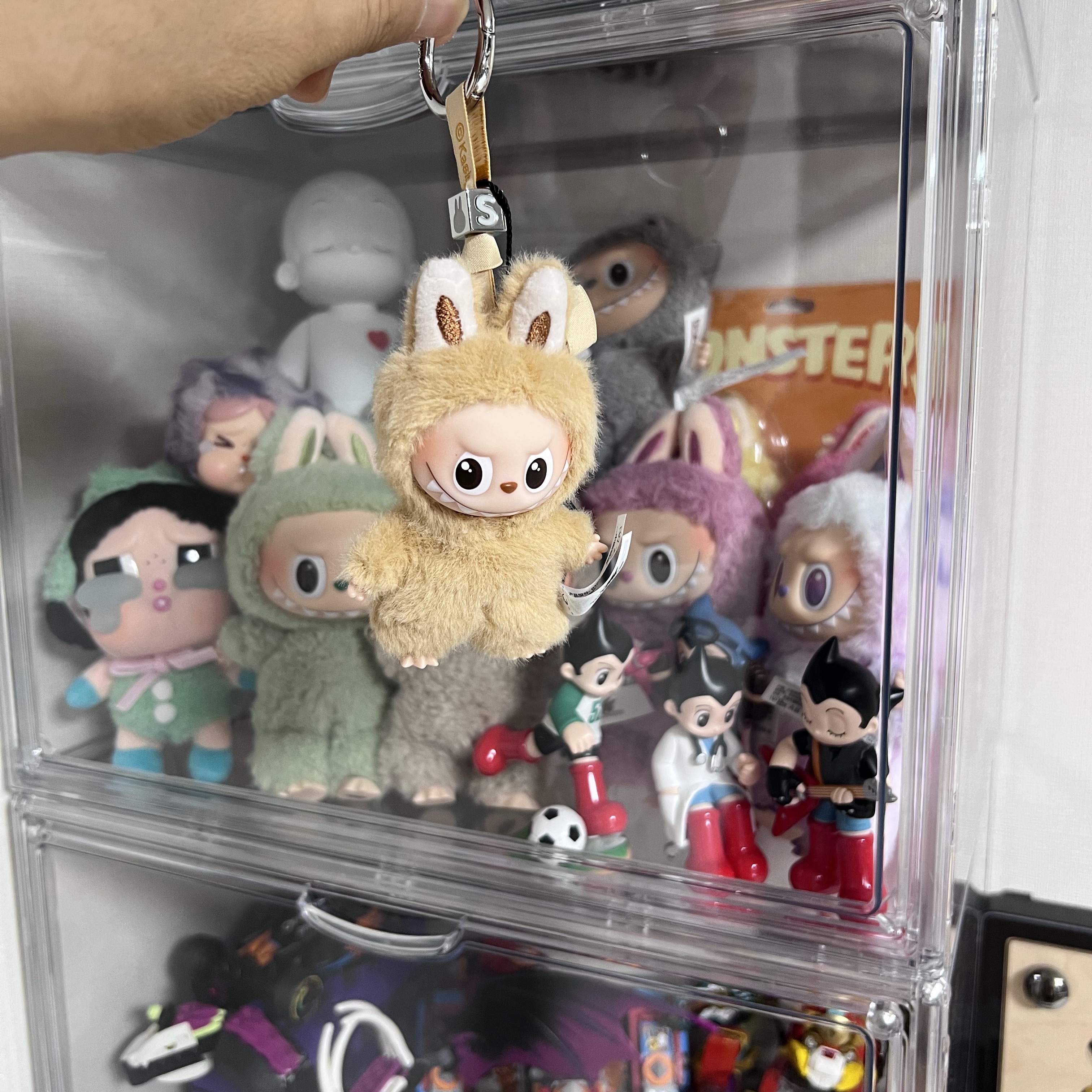 Pop Mart Labubu The Monsters Pin For Love Series Vinyl Plush Pendant (N-Z) S (Opened Case) 착용 스타일 - 3