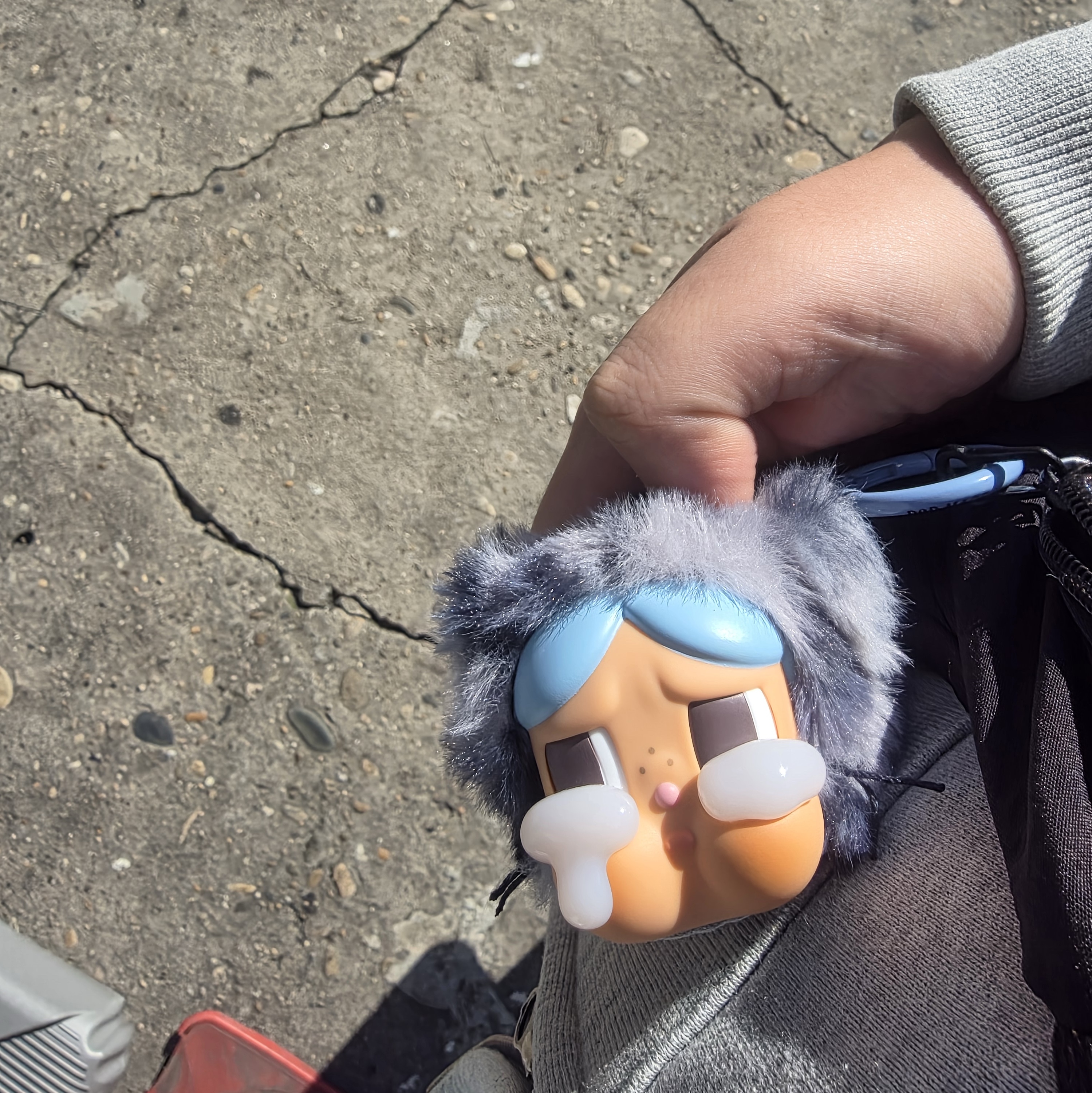 Pop Mart Crybaby Wild But Cutie Series Vinyl Plush Pendant Denim Cutie (Opened Case) 착용 스타일