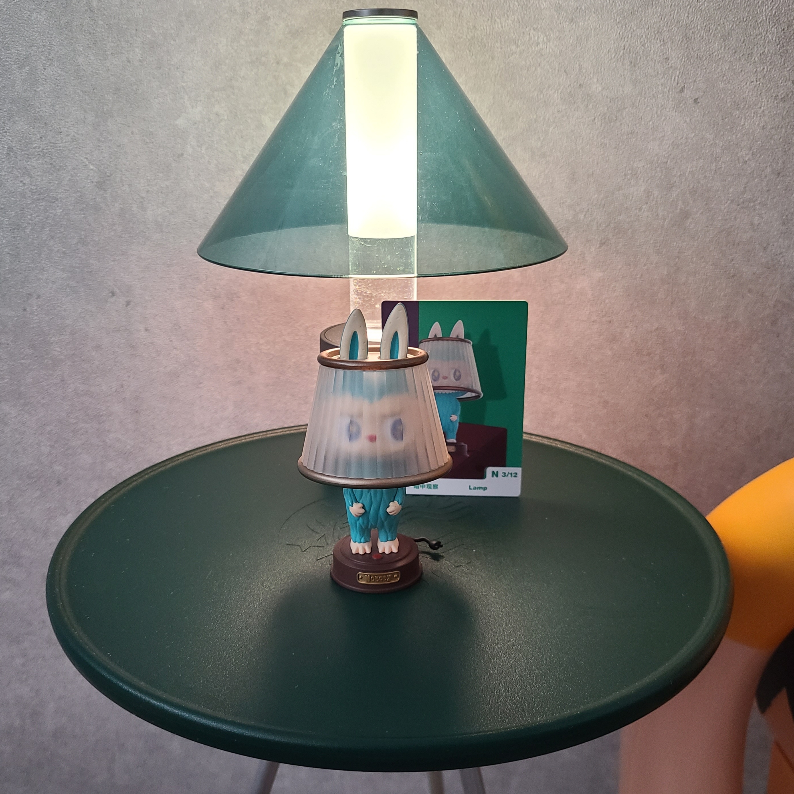 Starbucks x Bonakia Portable Lamp K Green, Pop Mart Labubu Almost Hidden Series Lamp (Opened Case) 착용 스타일