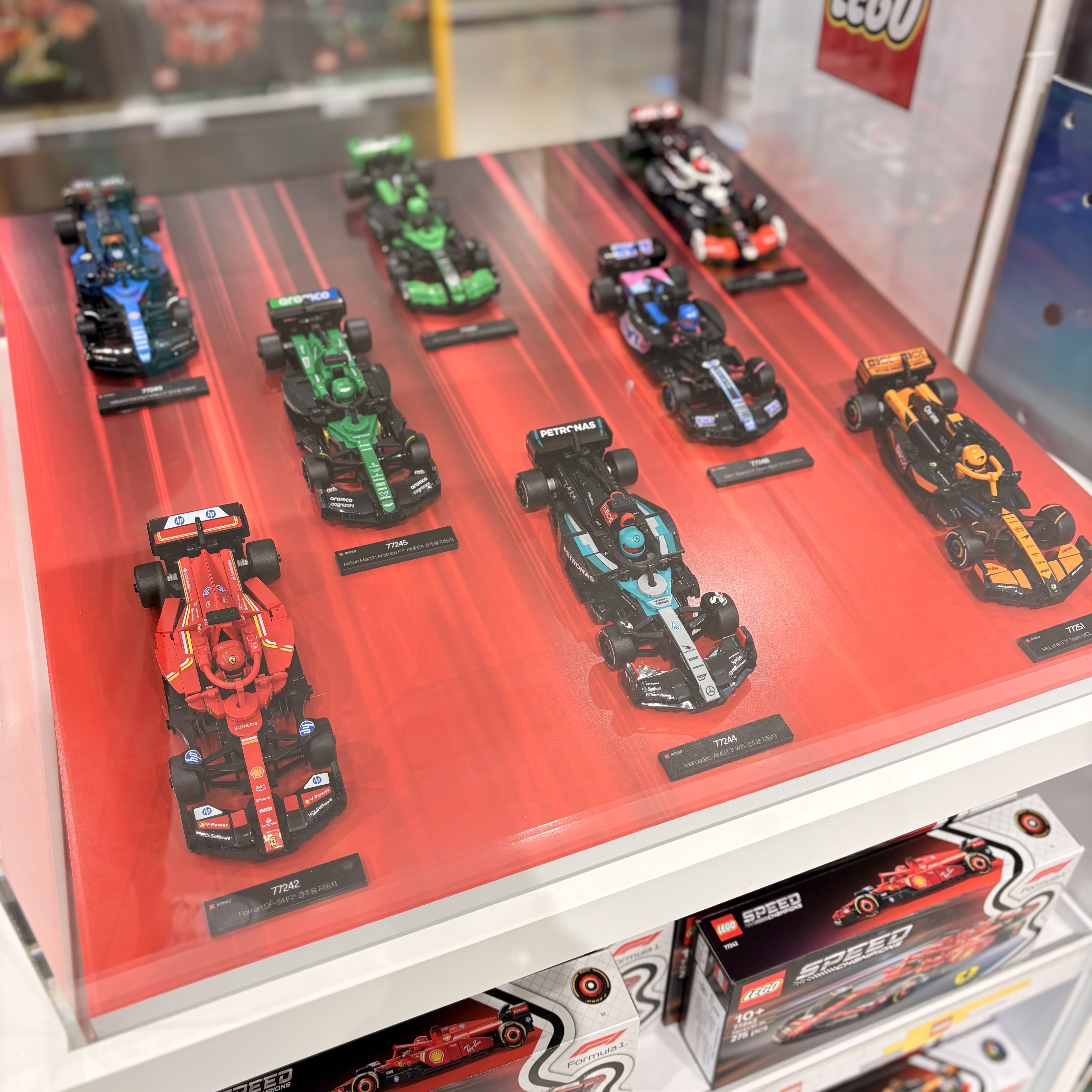 Lego Speed Champions Ferrari SF-24 F1 Race Car, Lego Oracle Red Bull Racing RB20 F1 Race Car 착용 스타일