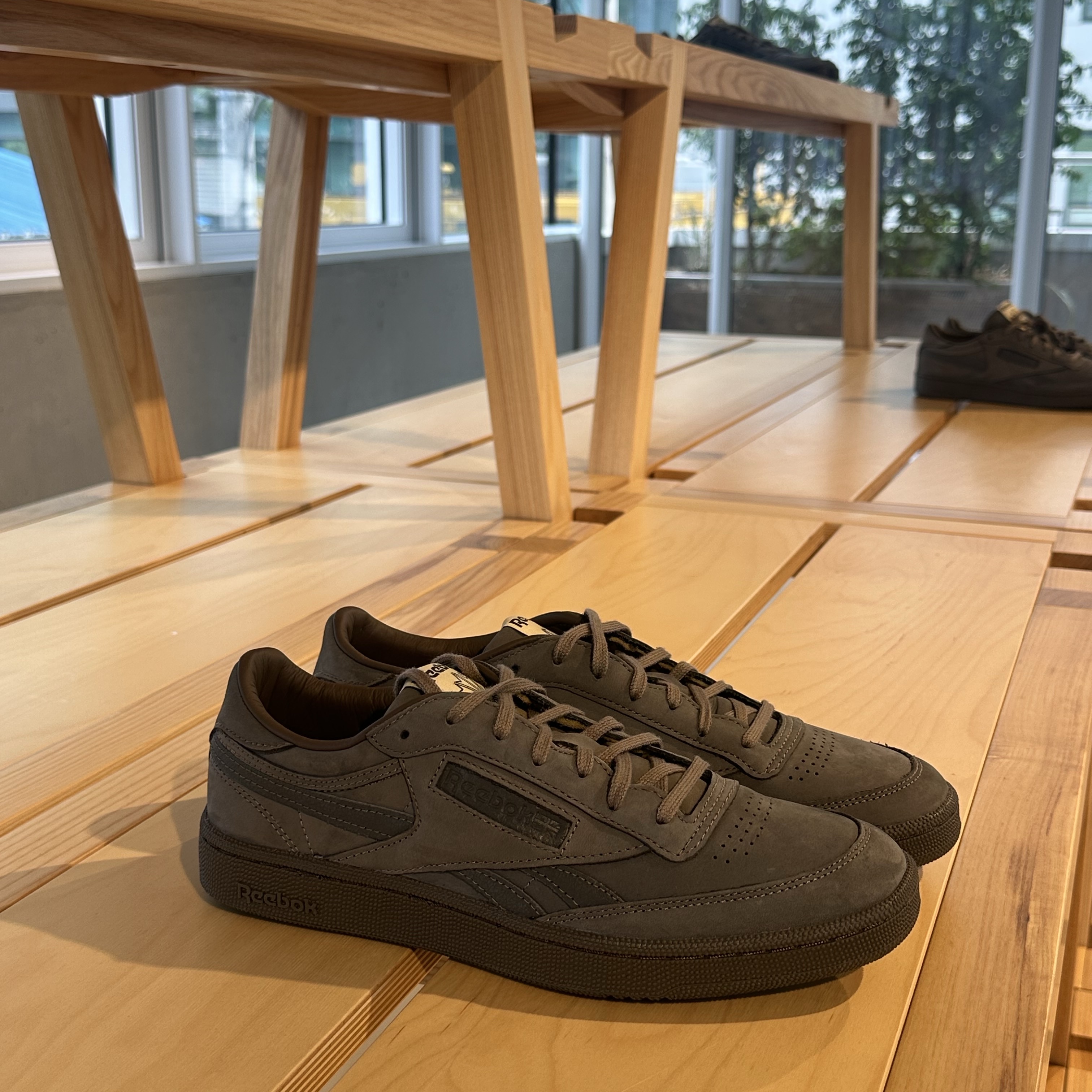 Reebok x Khakis Club C Revenge Khaki 착용 스타일 - 2