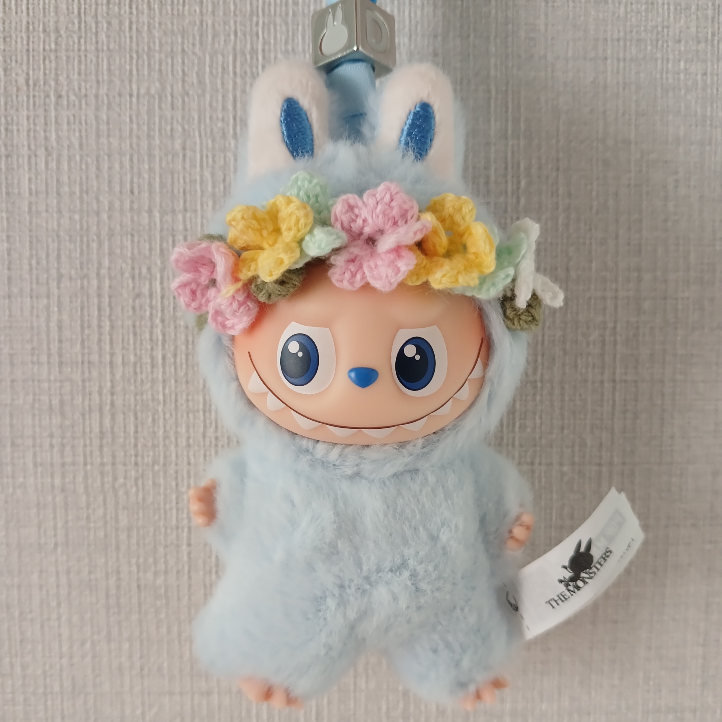 Pop Mart Labubu The Monsters Pin For Love Series Vinyl Plush Pendant (A-M) D (Opened Case) 착용 스타일