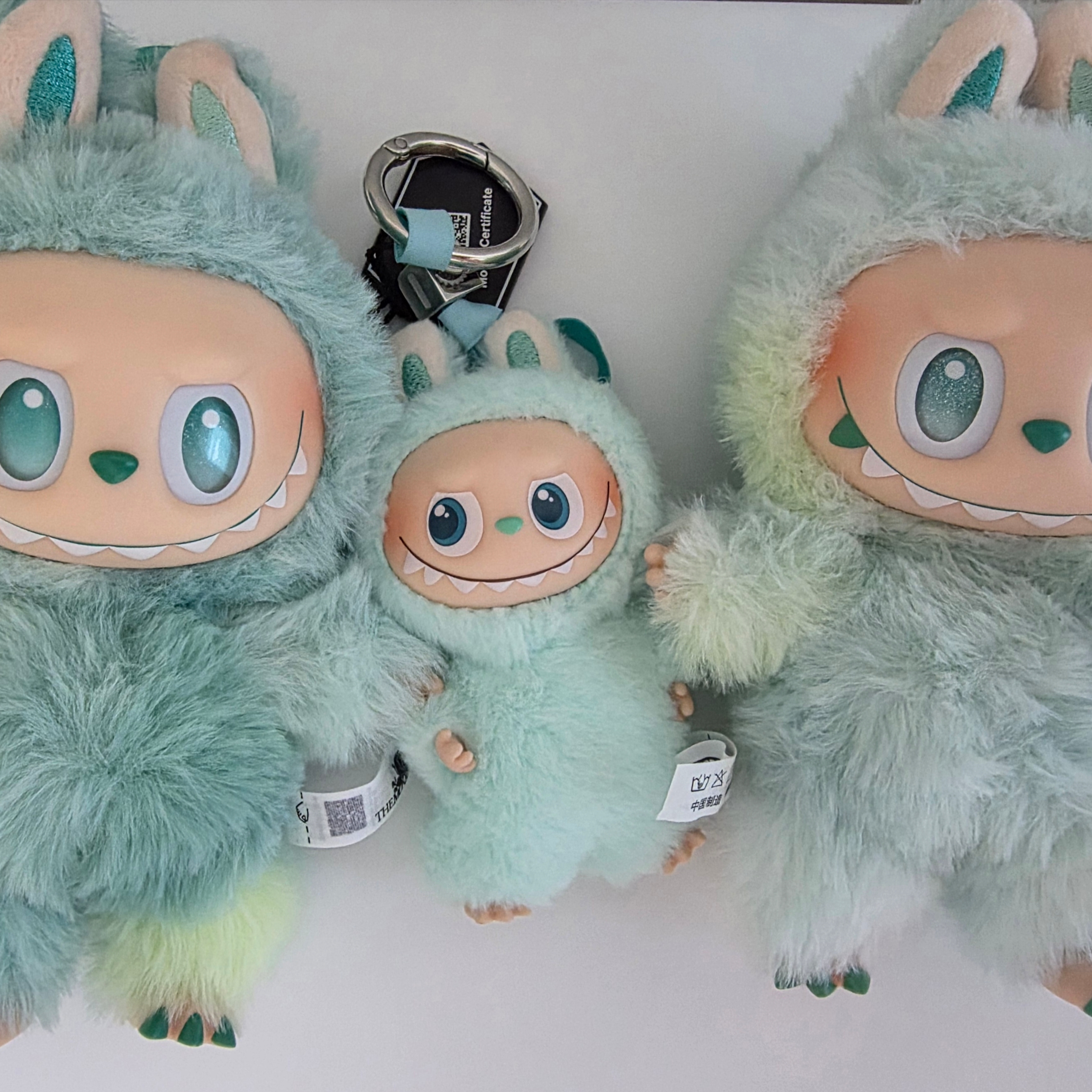 Pop Mart Labubu The Monsters Pin For Love Series Vinyl Plush Pendant (A-M) I (Opened Case), Pop Mart Labubu The Monsters Highlight Series Serenity Keyring (Opened Case) 착용 스타일 - 2
