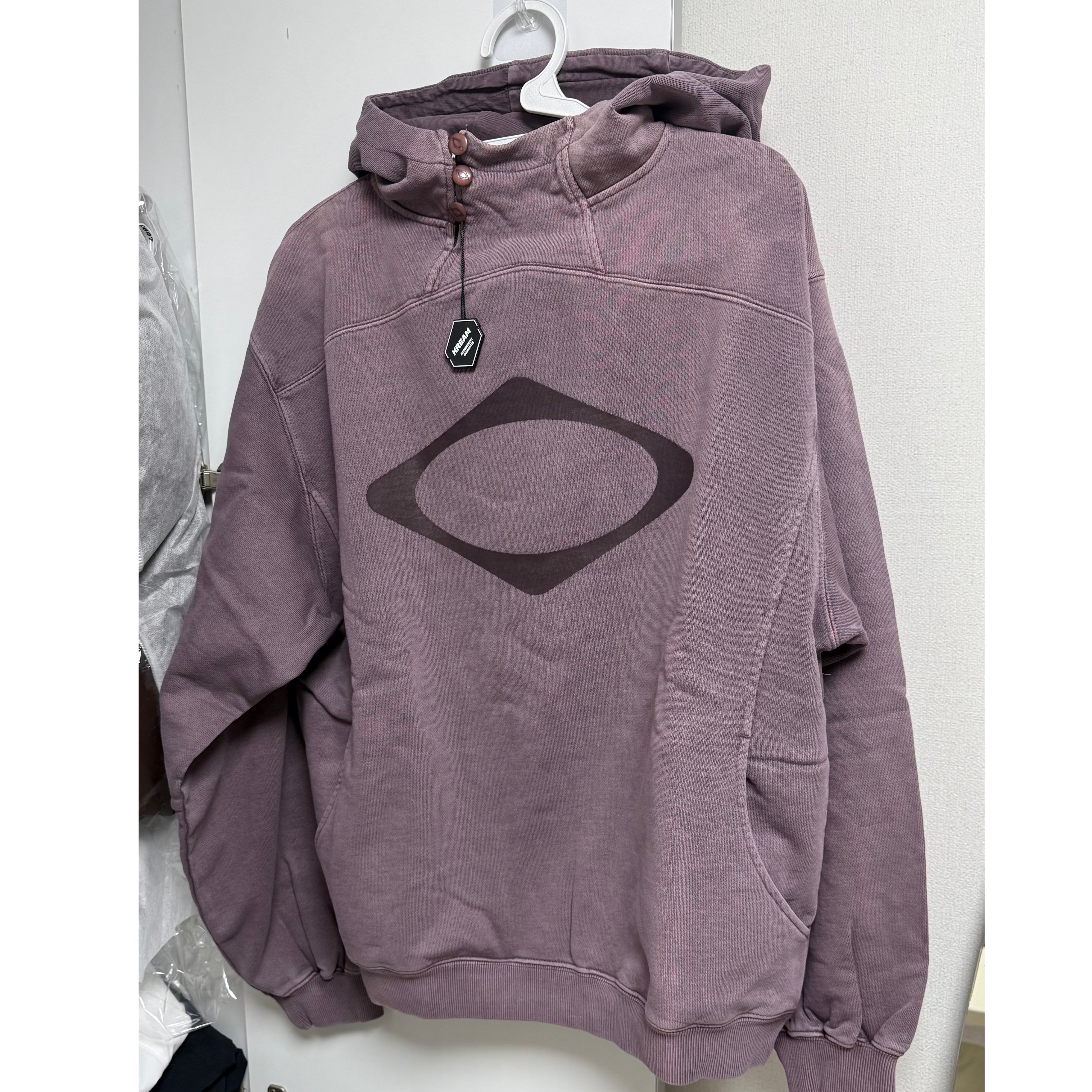 (W) Mischief Rhombus Side Button Up Hoodie Washed Red Brown 착용 스타일
