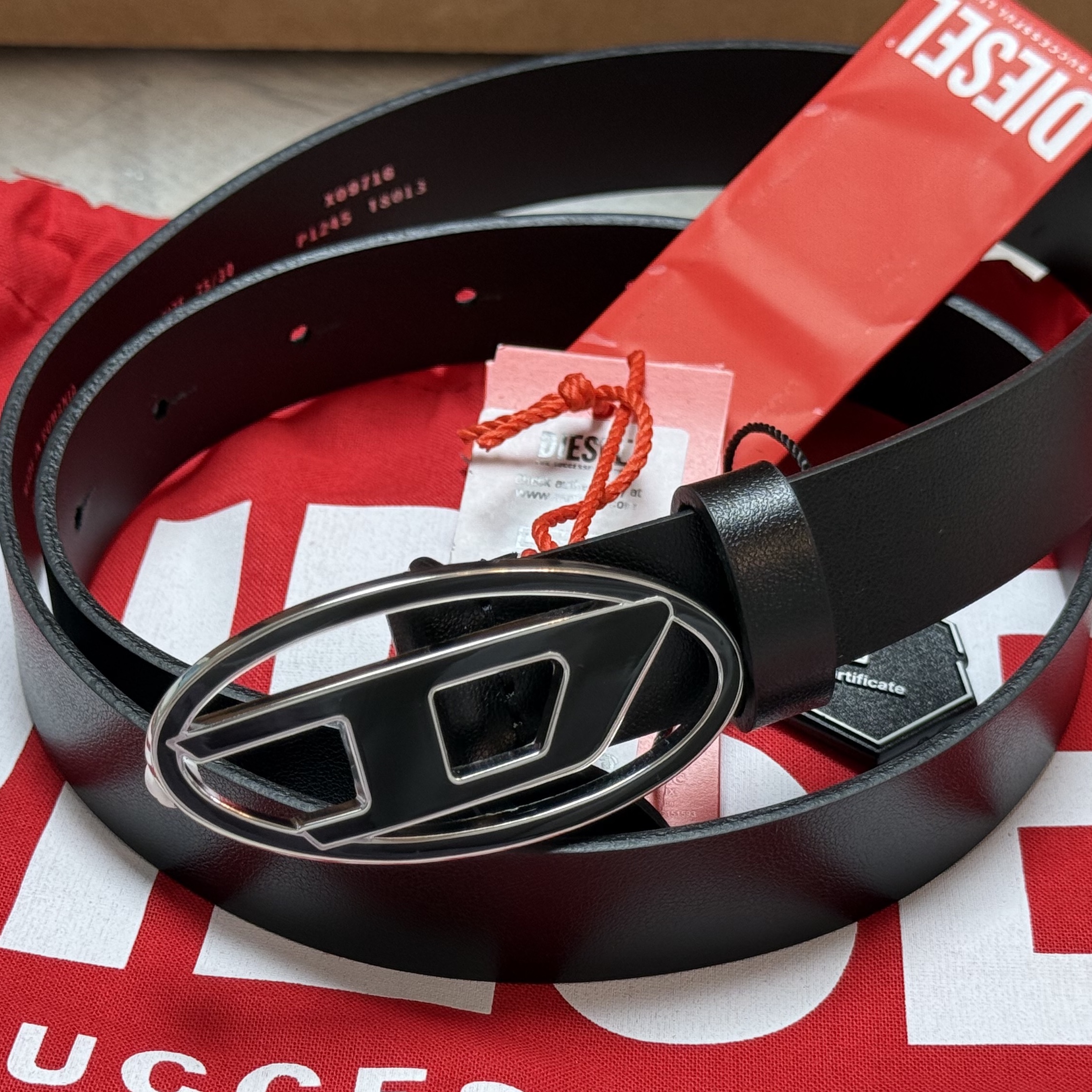 (W) Diesel B-1DR 25 Leather Belt with Enamelled Buckle Black 착용 스타일