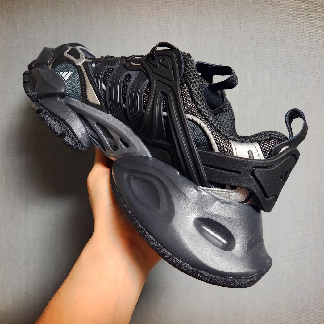 Adidas Vento XLG Deluxe Black Silver 착용 스타일 - 2