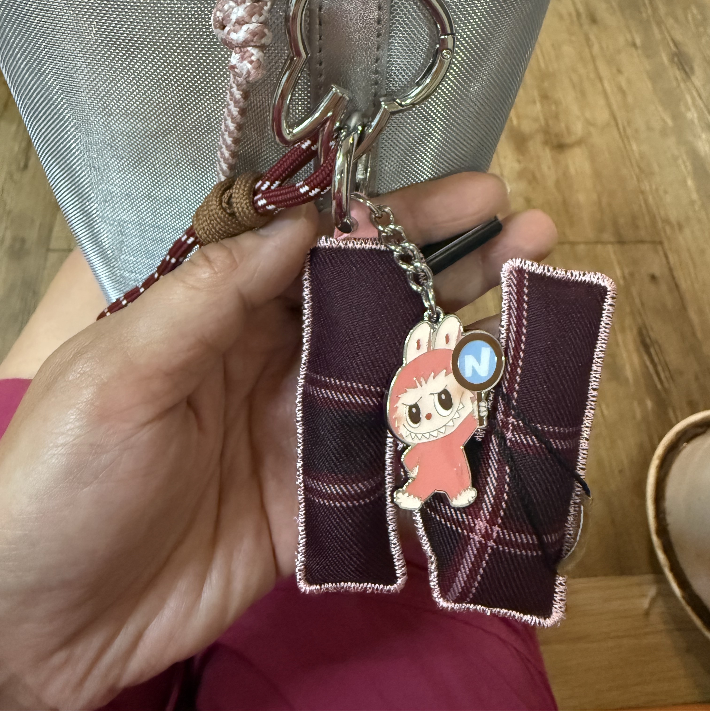 Pop Mart Labubu The Monsters Pin For Love Series - Letter Pendant (N-Z) N (Opened Case) 착용 스타일