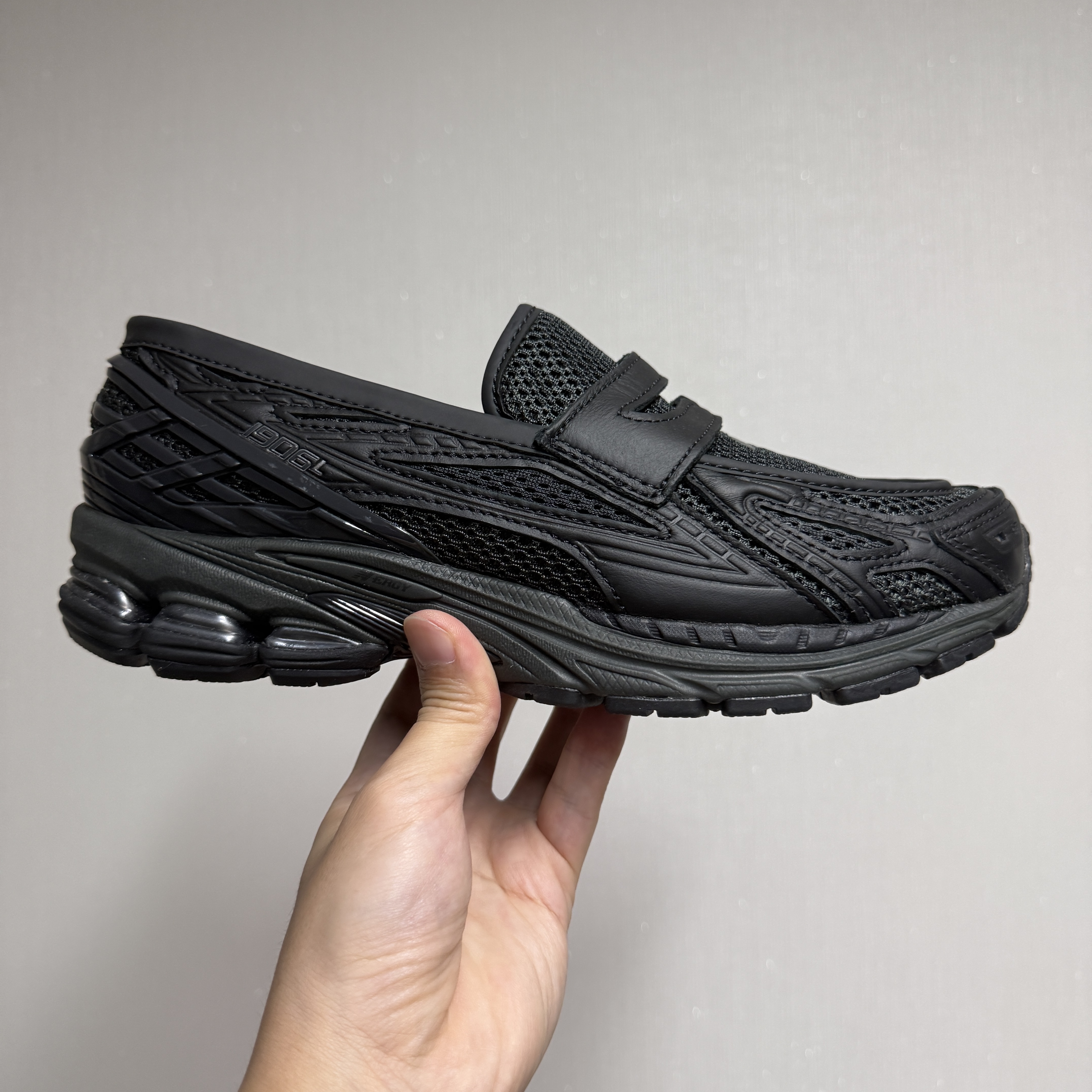 New Balance 1906L Black Top Phantom 착용 스타일 - 2