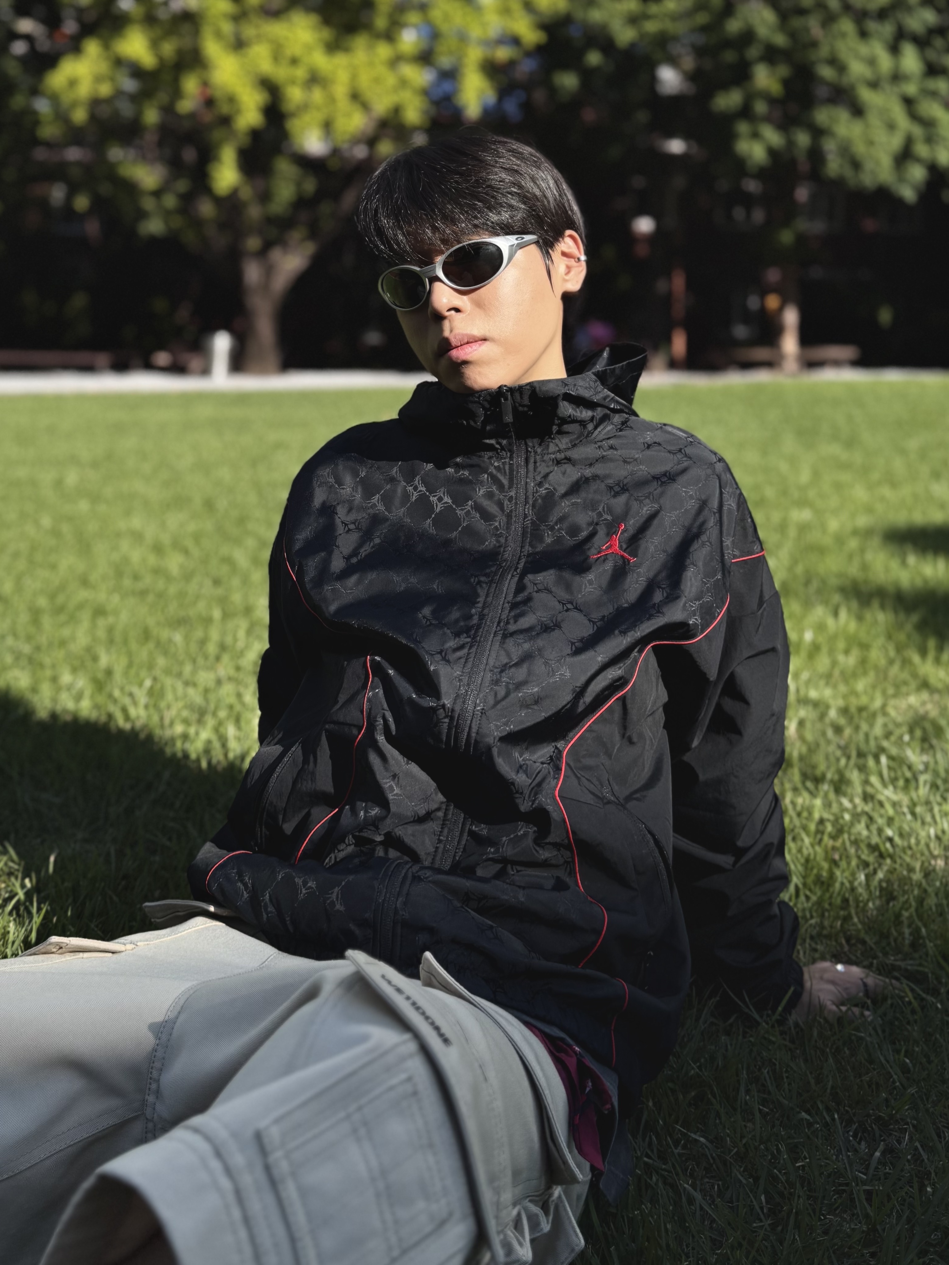 Oakley Eye Jacket Redux Silver Frame Prizm Black Polarized Lenses High Bridge Fit, Oofos x Undercover Clog Black 착용 스타일 - 2