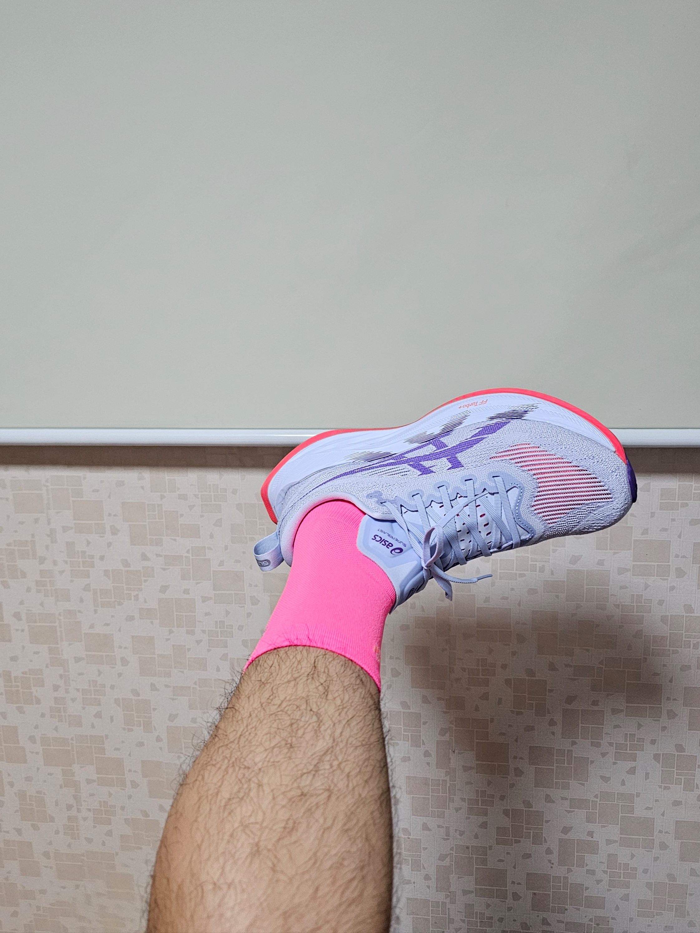 Asics Superblast 2 Blue Fade Edo Purple 착용 스타일 - 3
