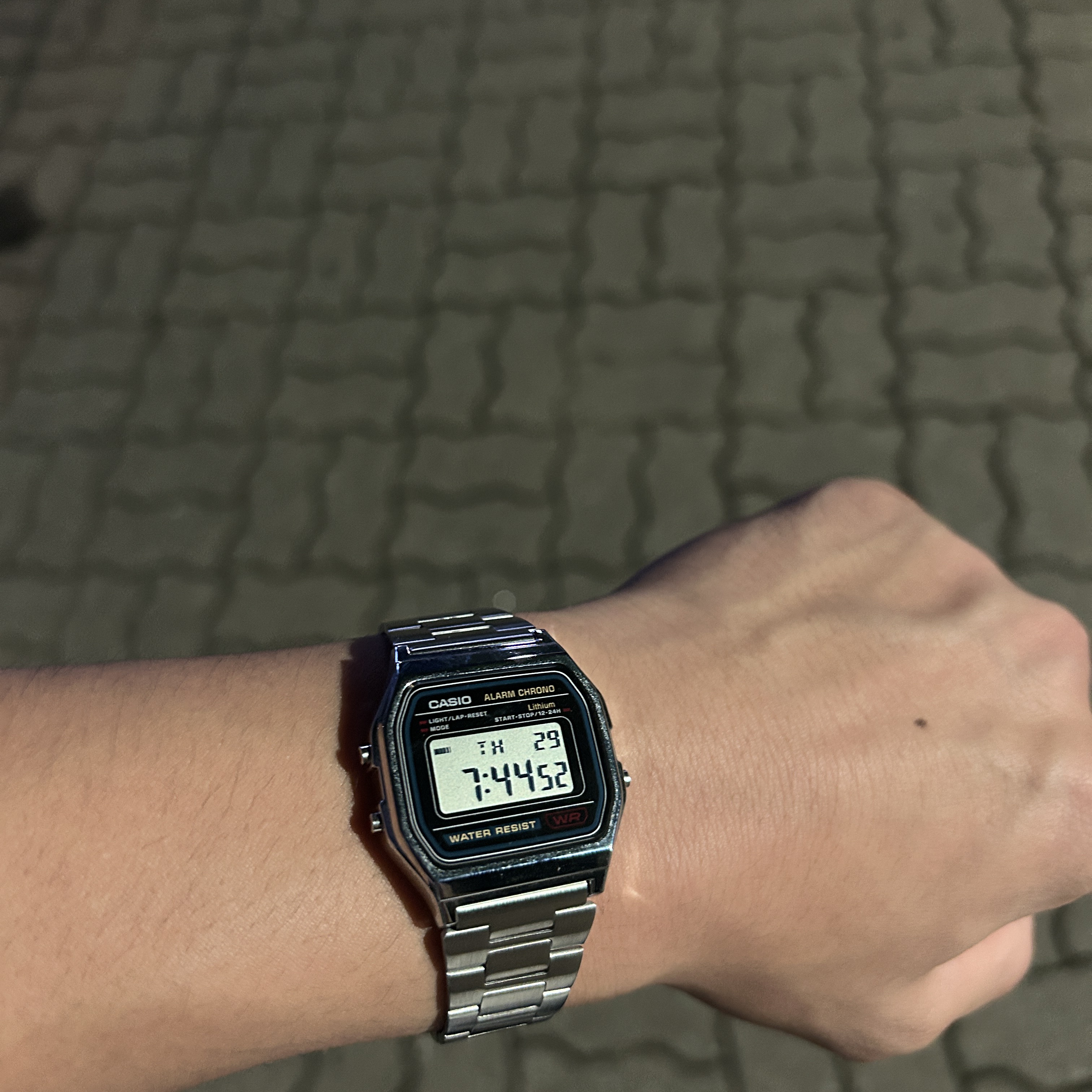 Casio A-158WA-1 착용 스타일