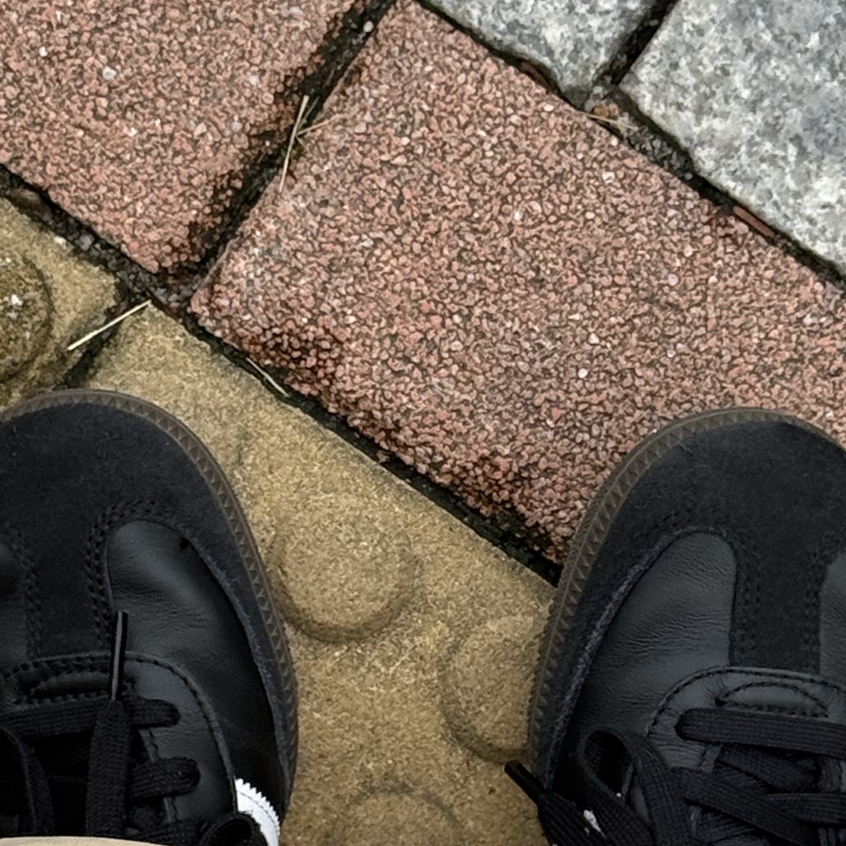 Adidas Samba OG Black White Gum 착용 스타일