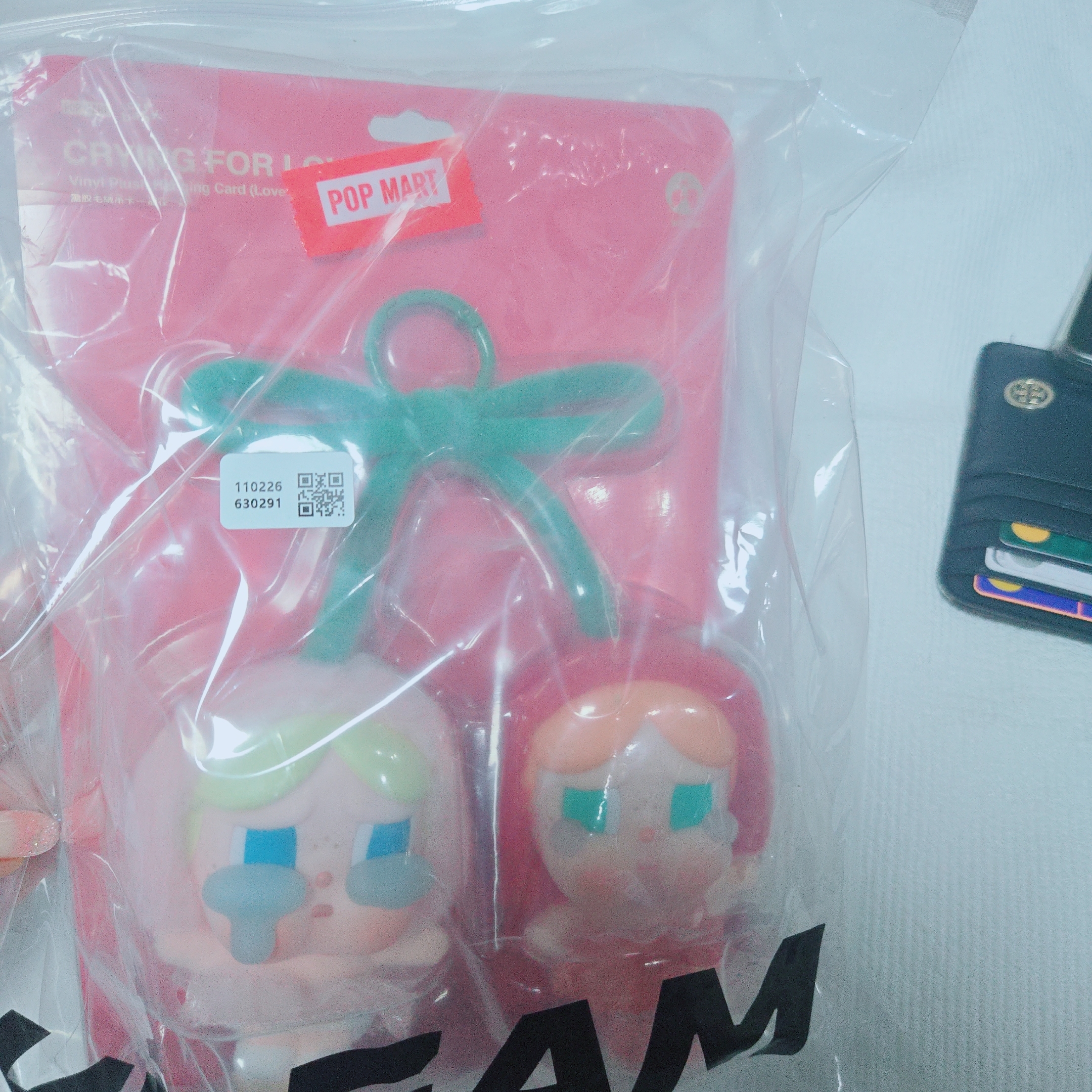 Pop Mart Crybaby Crying For Love Series Vinyl Plush 착용 스타일