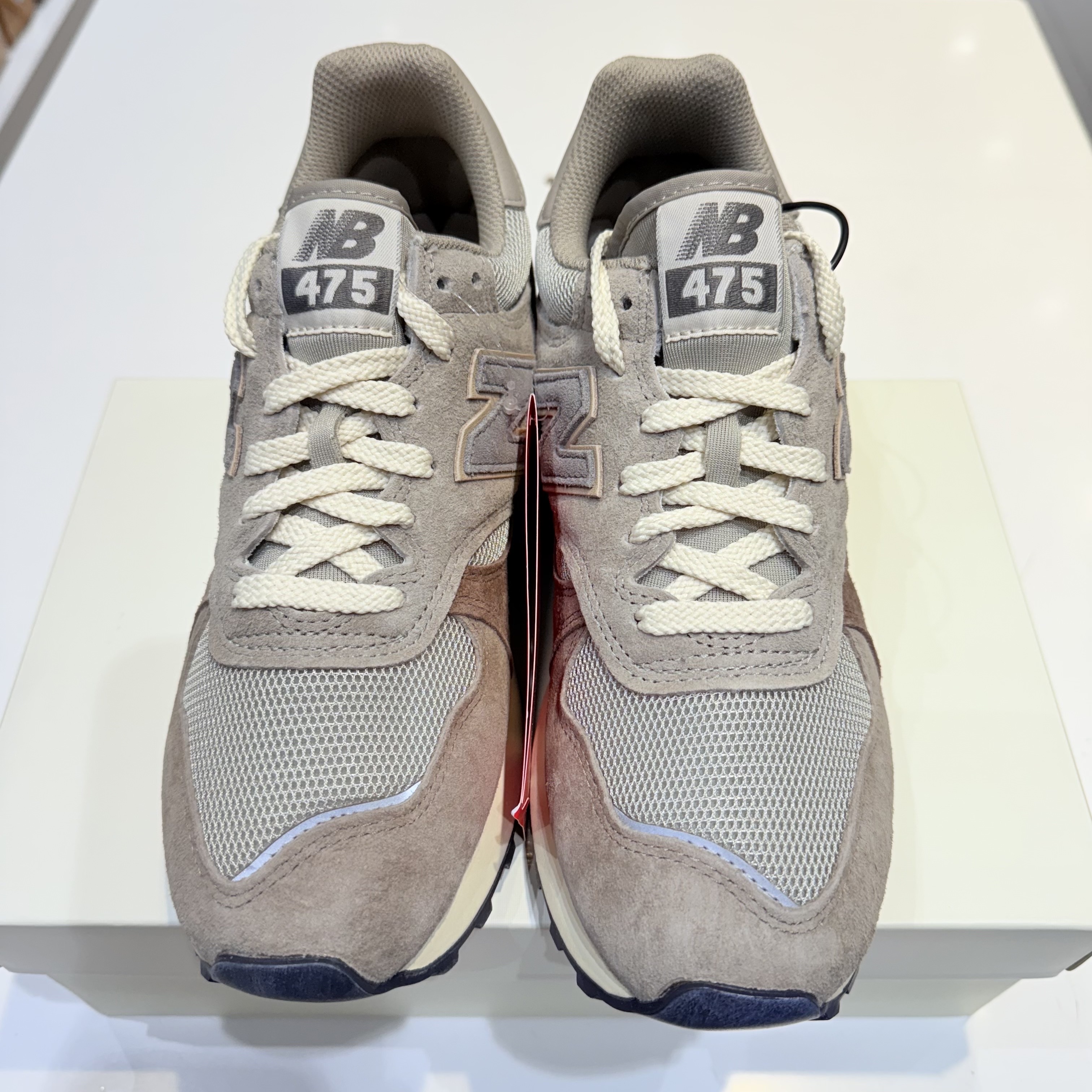 New Balance x Auralee 475 London Fog Taupe Gray 착용 스타일 - 1
