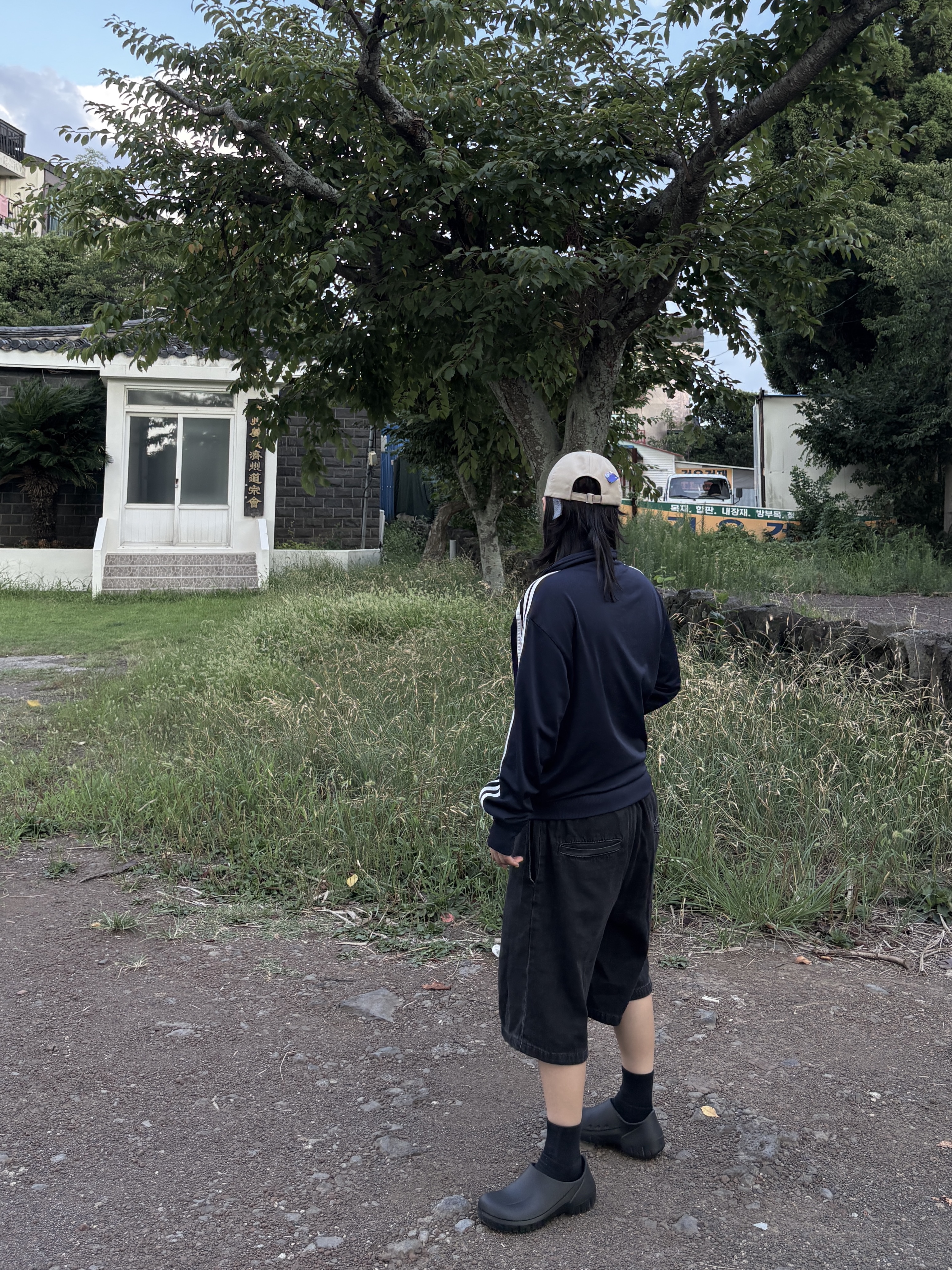 Ader Error x Zara Pleated Cap Beige 착용 스타일 - 2