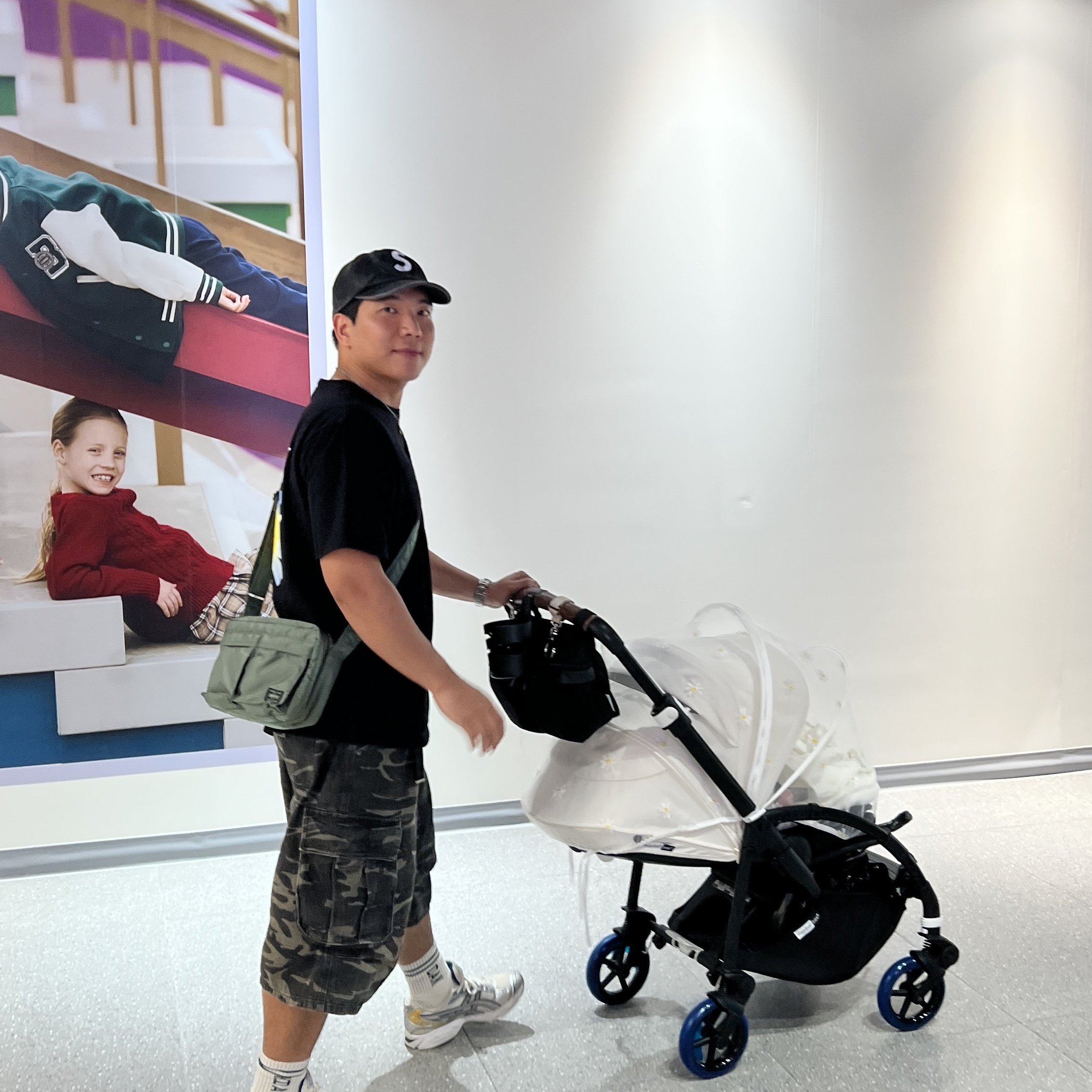 Stussy ITP Flower T-Shirt Black, Supreme Pigment S Logo 6-Panel Black - 24FW 착용 스타일 - 3