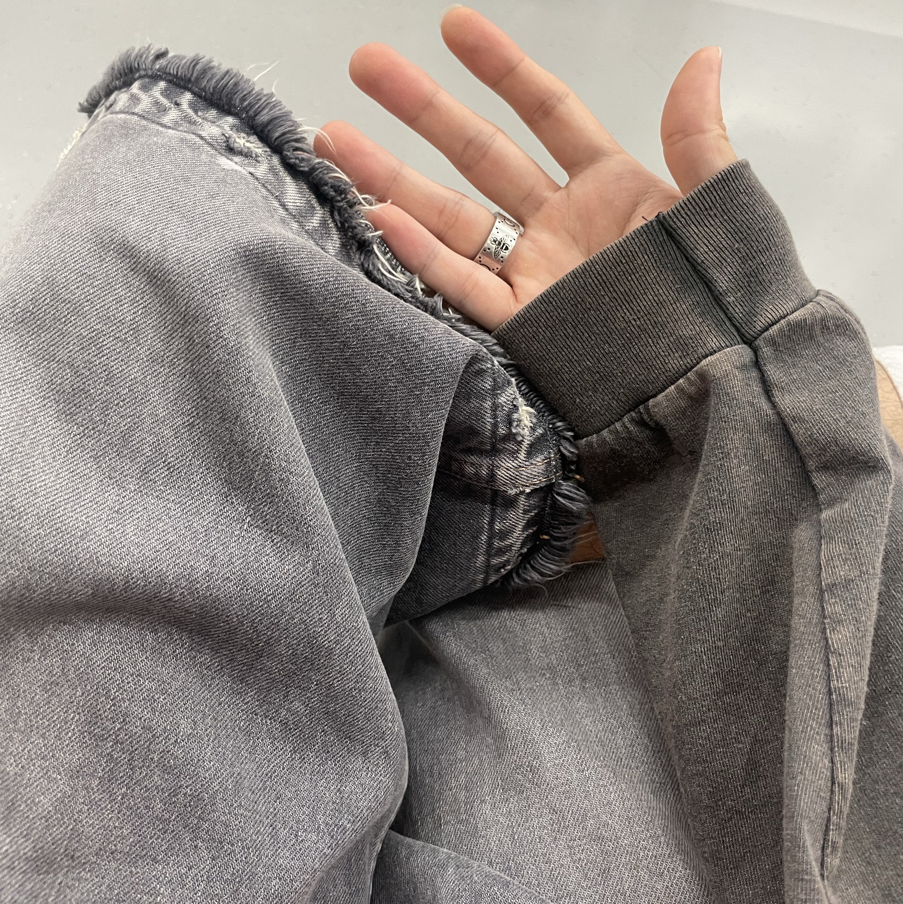 Kapital 14 oz. Denim 5P Bone Embroidery Short Pants Black, Gucci GG Bee Engraved Wide Ring Silver 착용 스타일