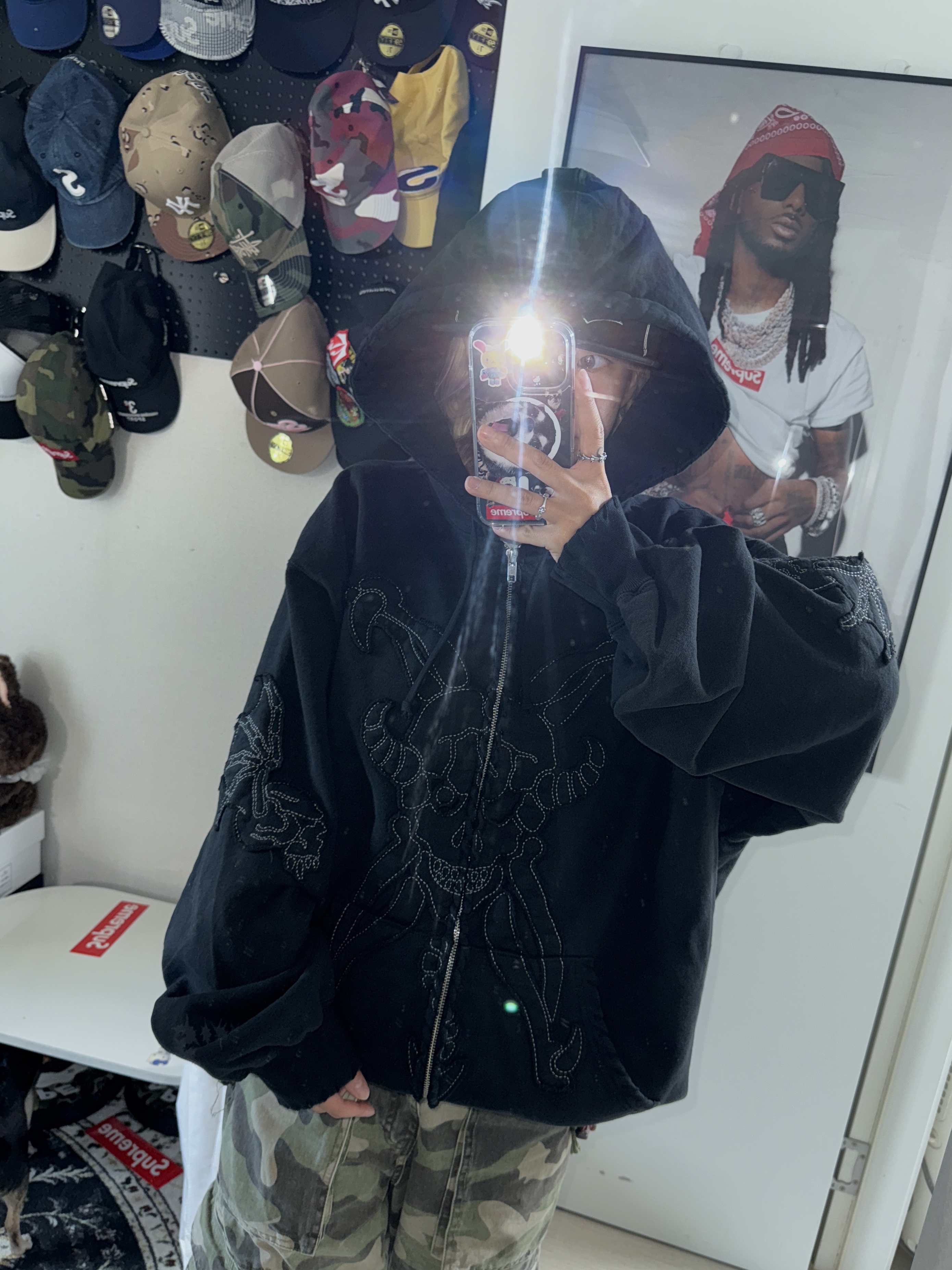 Supreme x Y's by Yohji Yamamoto Zip Up Hooded Sweatshirt Black - 25FW, Supreme Piping Script Logo New Era Black - 25SS 착용 스타일 - 2