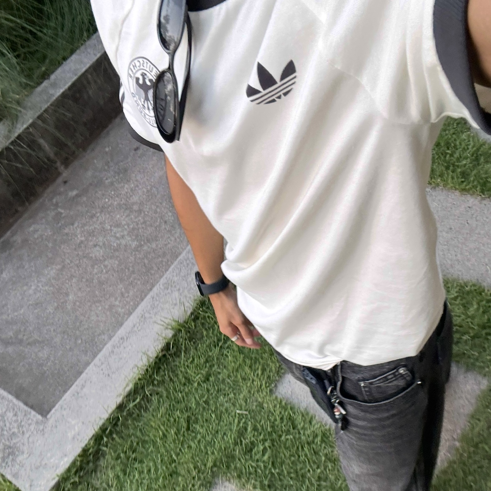 Adidas German Adicolor Classic 3-Stripes T-Shirt Off White - KR Sizing 착용 스타일
