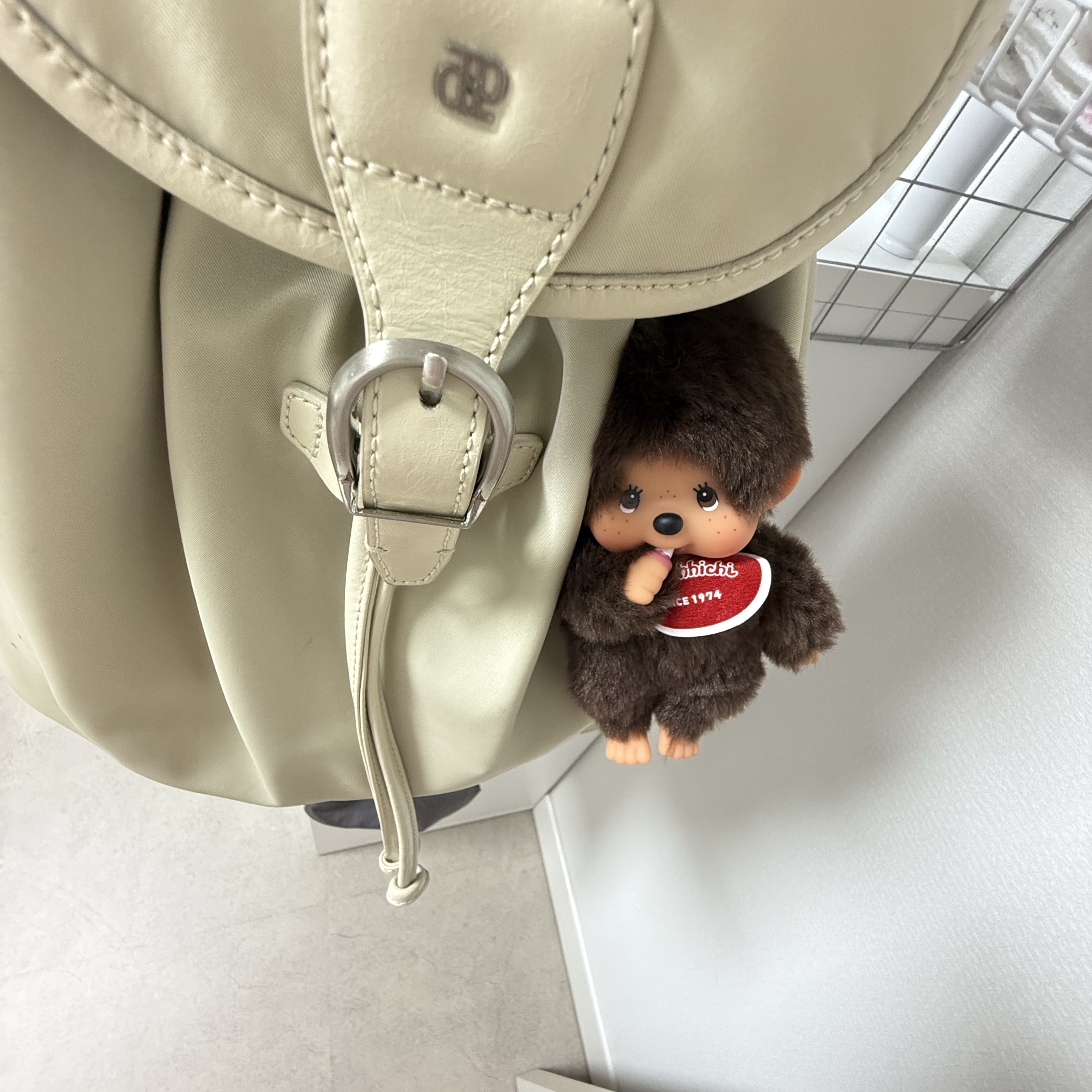 Monchhichi SS Boy Key Chain Brown 착용 스타일