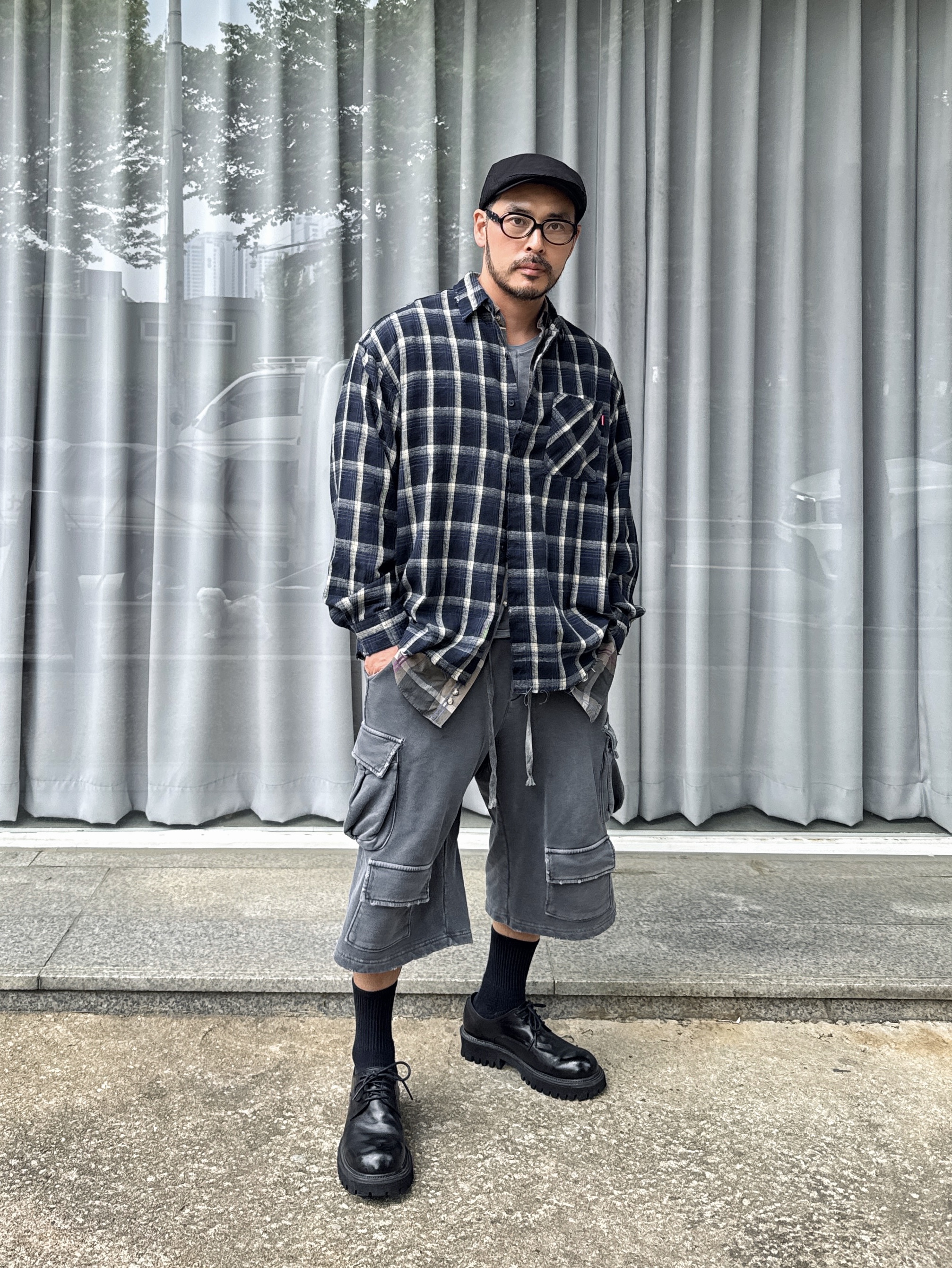 Gentle Monster x Maison Margiela MM212 Black Clear 착용 스타일 - 1