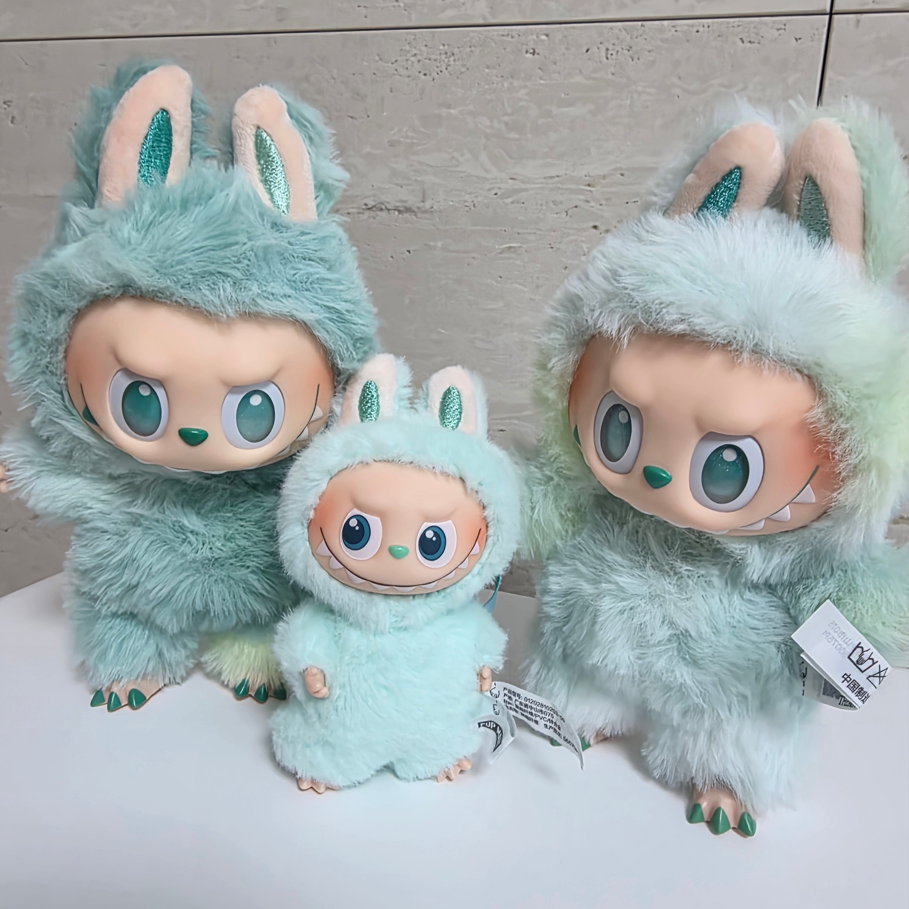 Pop Mart Labubu The Monsters Pin For Love Series Vinyl Plush Pendant (A-M) I (Opened Case), Pop Mart Labubu The Monsters Highlight Series Serenity Keyring (Opened Case) 착용 스타일 - 1