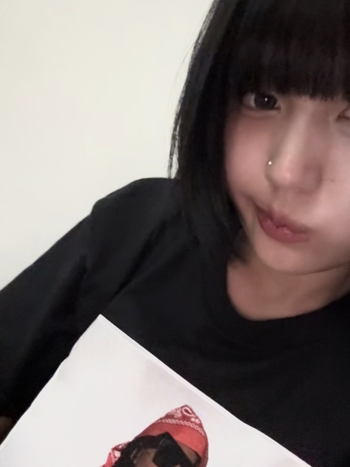 Supreme Playboi Carti T-Shirt Black - 25FW, Supreme Stick T-Shirt Black - 25FW 착용 스타일 - 2