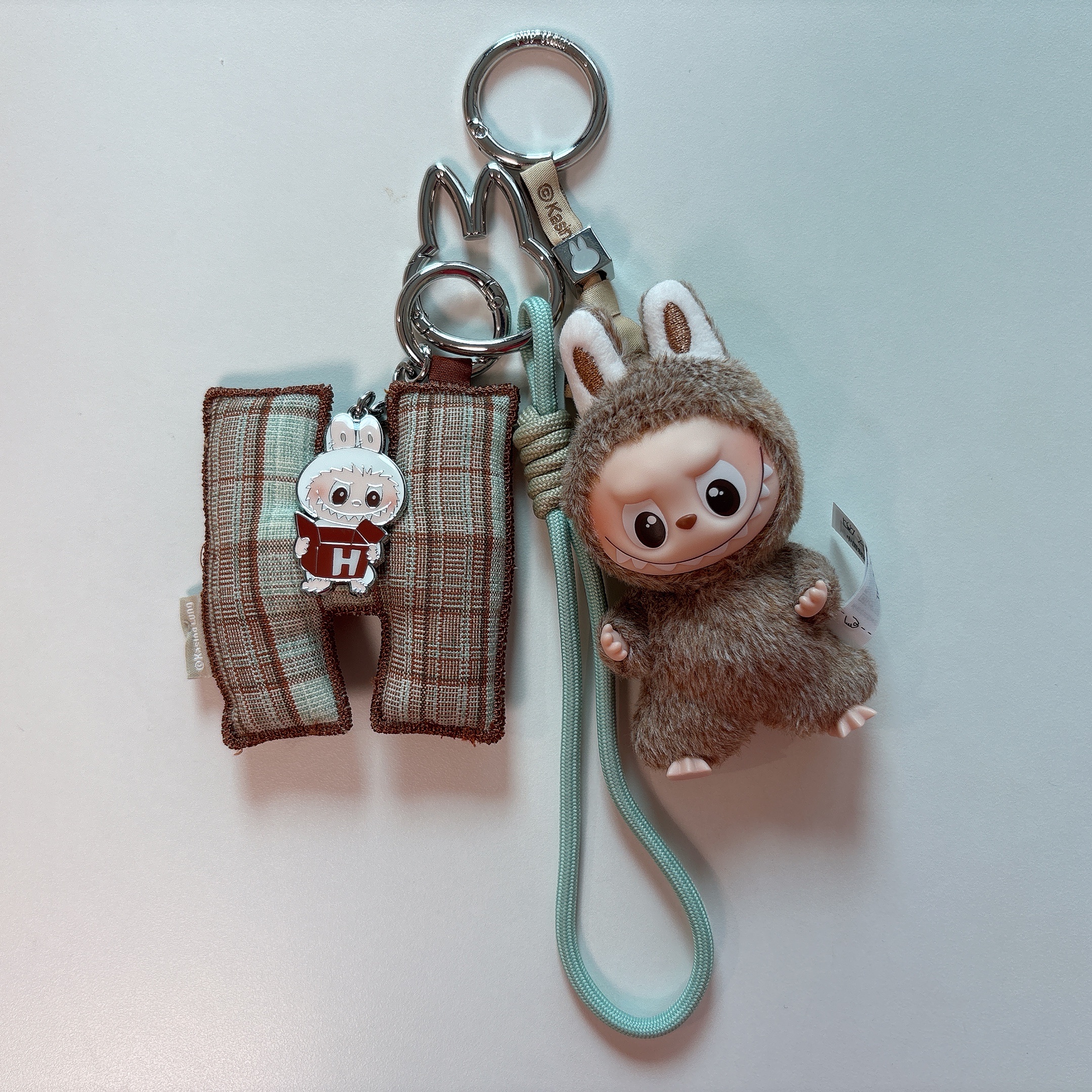 Pop Mart Labubu The Monsters Pin For Love Series Vinyl Plush Pendant Sealed Case (N-Z) (1 Blind Box), Pop Mart Labubu The Monsters Pin For Love Series - Letter Pendant Sealed Case (A-M) (1 Blind Box) 착용 스타일