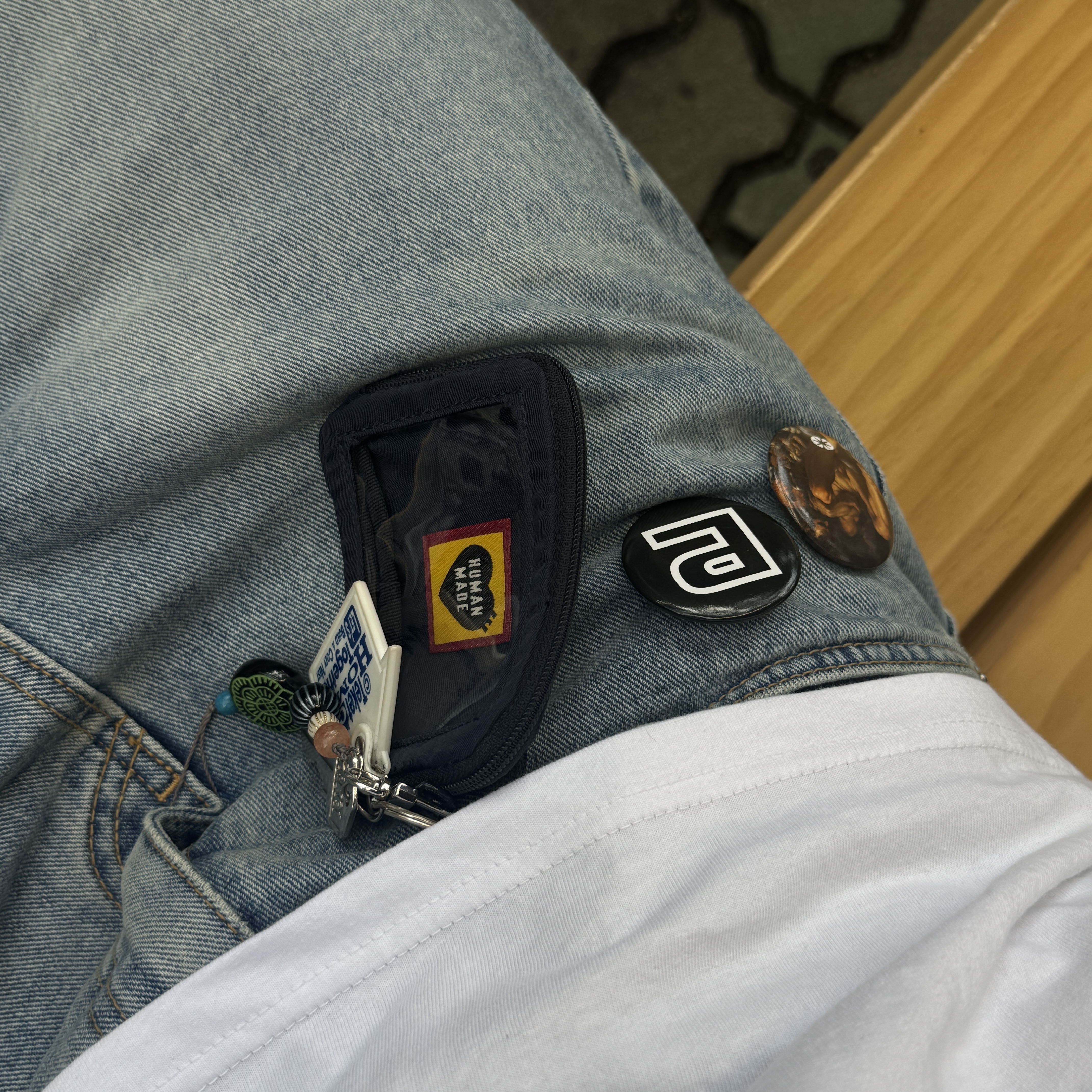 Human Made Military Card Case Navy 착용 스타일