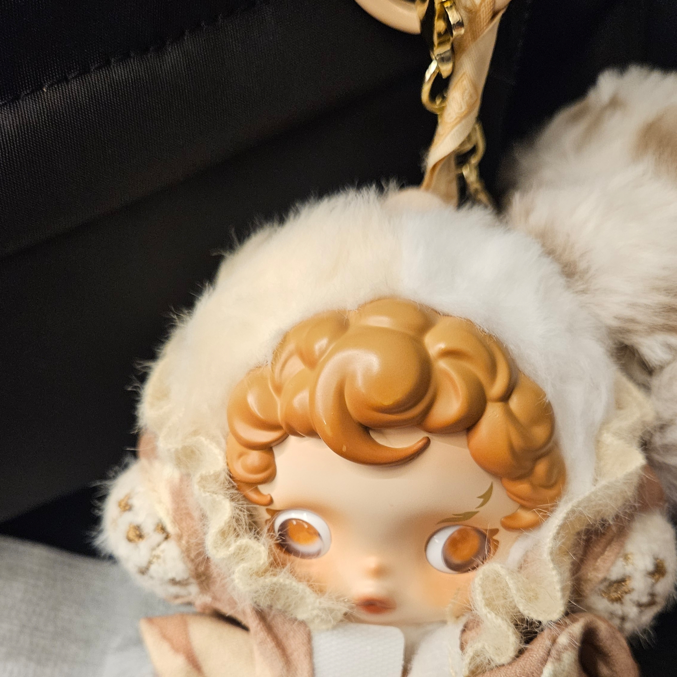 Pop Mart Skullpanda L’Impressionnisme Series Plush Doll Amber (Opened Case) 착용 스타일