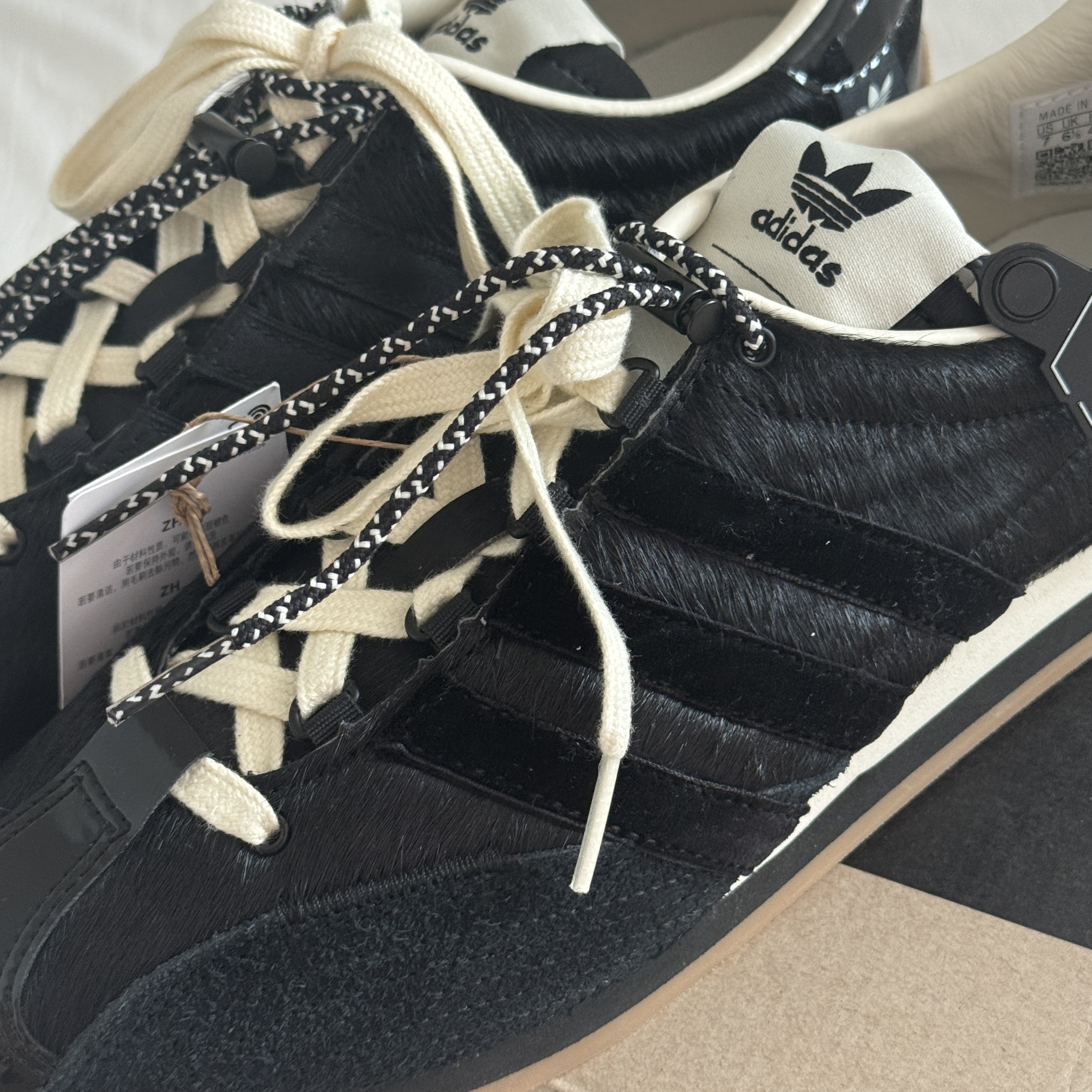 Adidas x Song for the Mute Country OG Core Black Cream White 착용 스타일 - 2