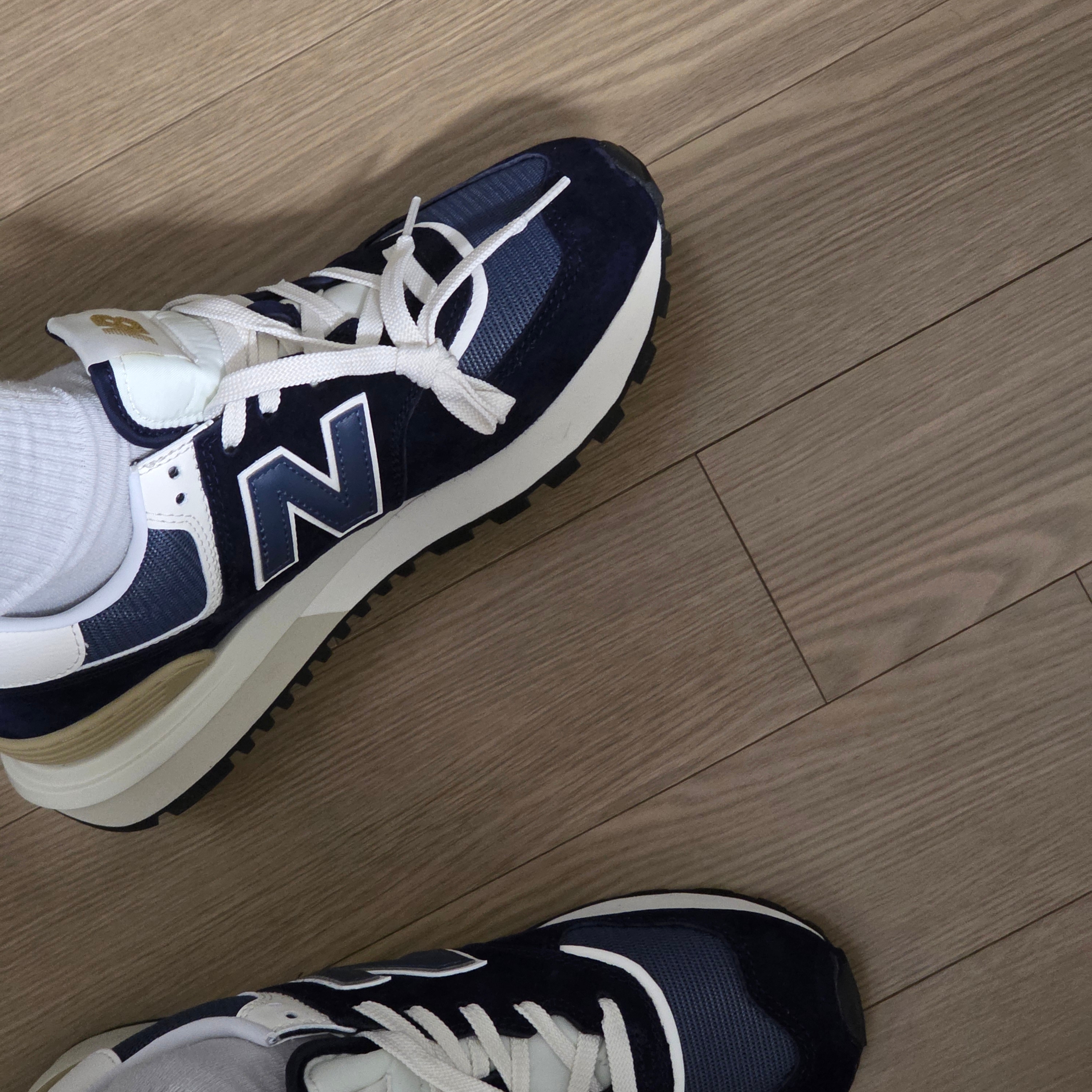 New Balance 574 Legacy Navy 착용 스타일