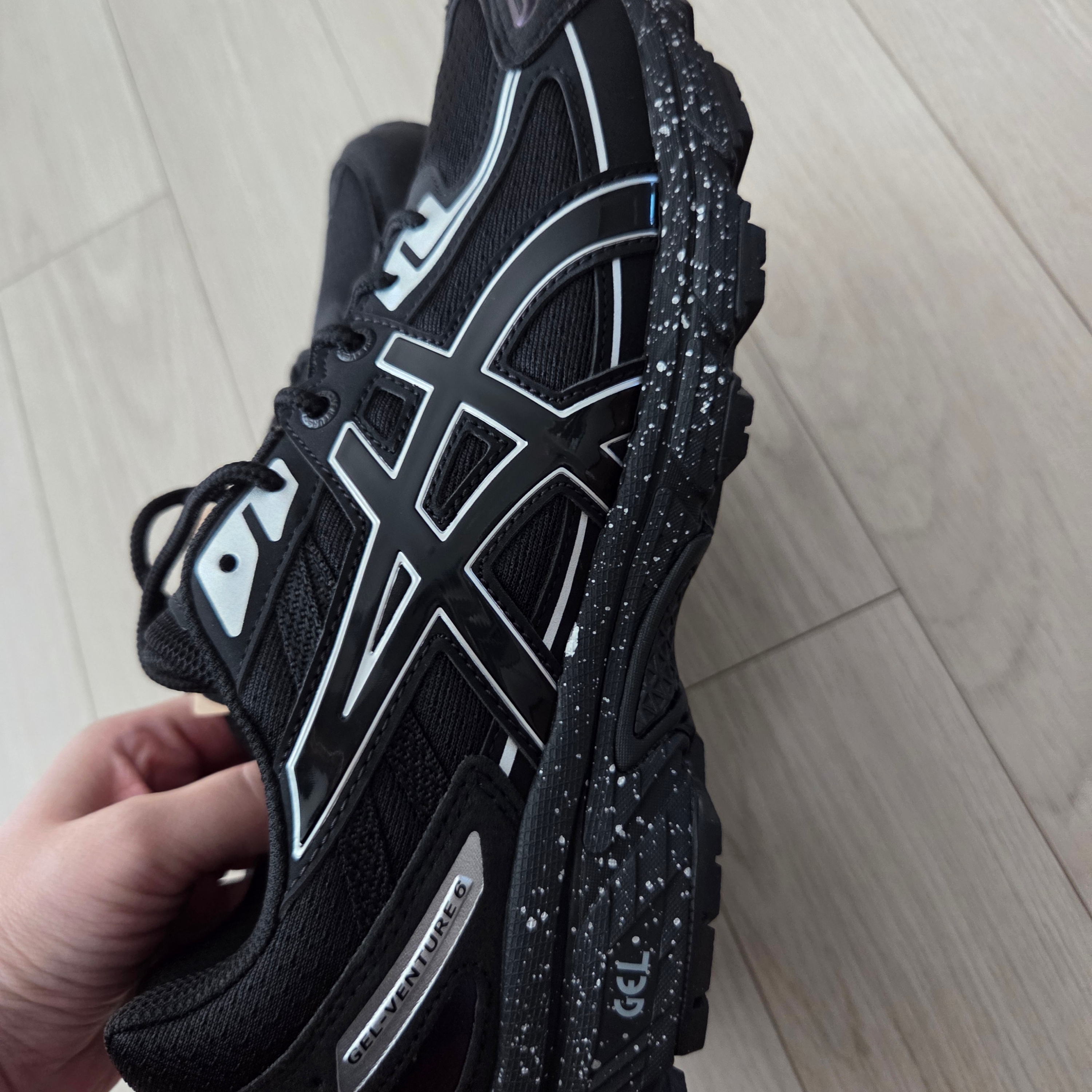 Asics Gel-Venture 6 Trail Black 착용 스타일 - 3