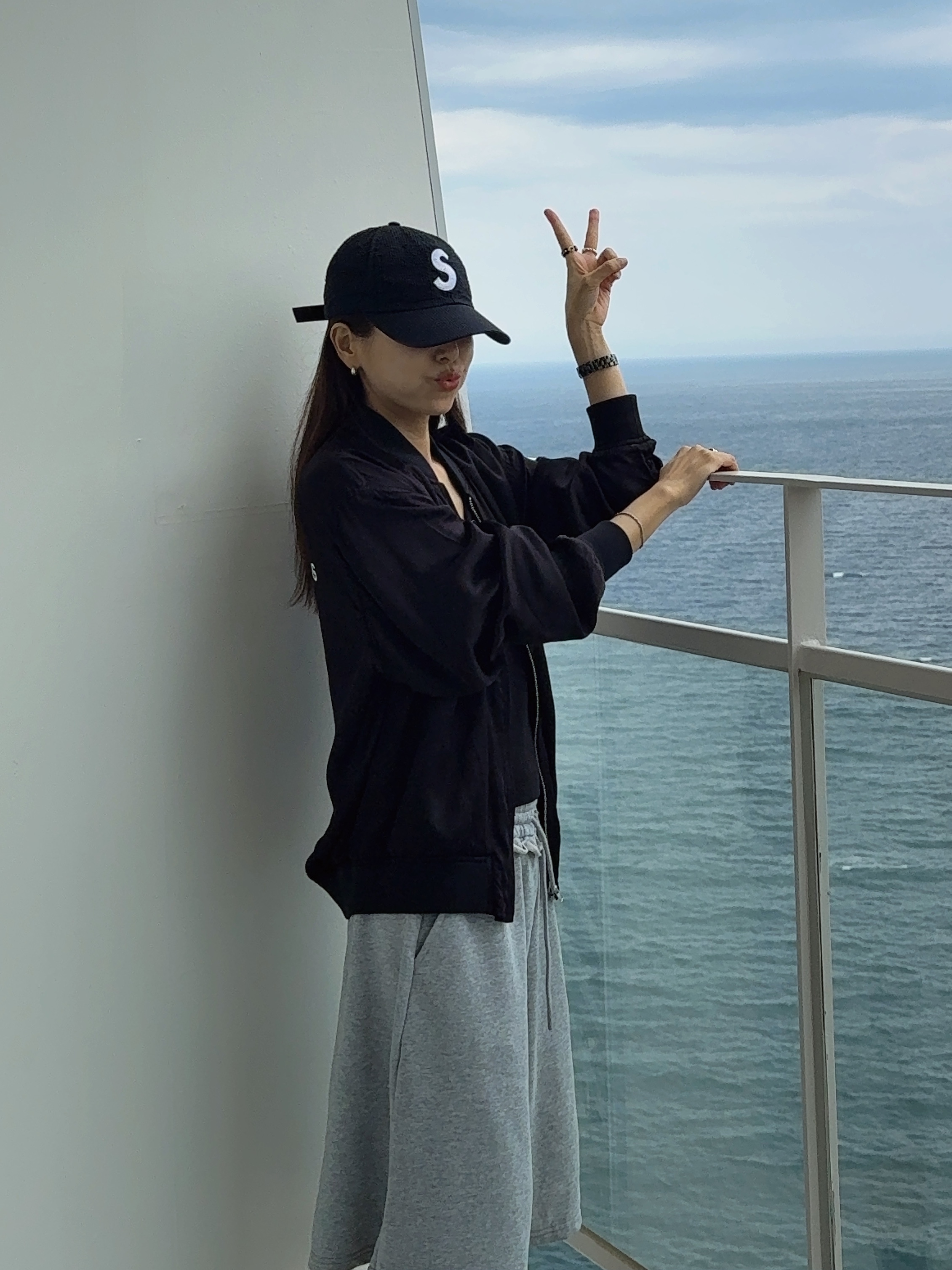 Supreme Seersucker S Logo 6-Panel Black - 24SS, CDG '84-85 Staff Blouson Black 착용 스타일 - 1