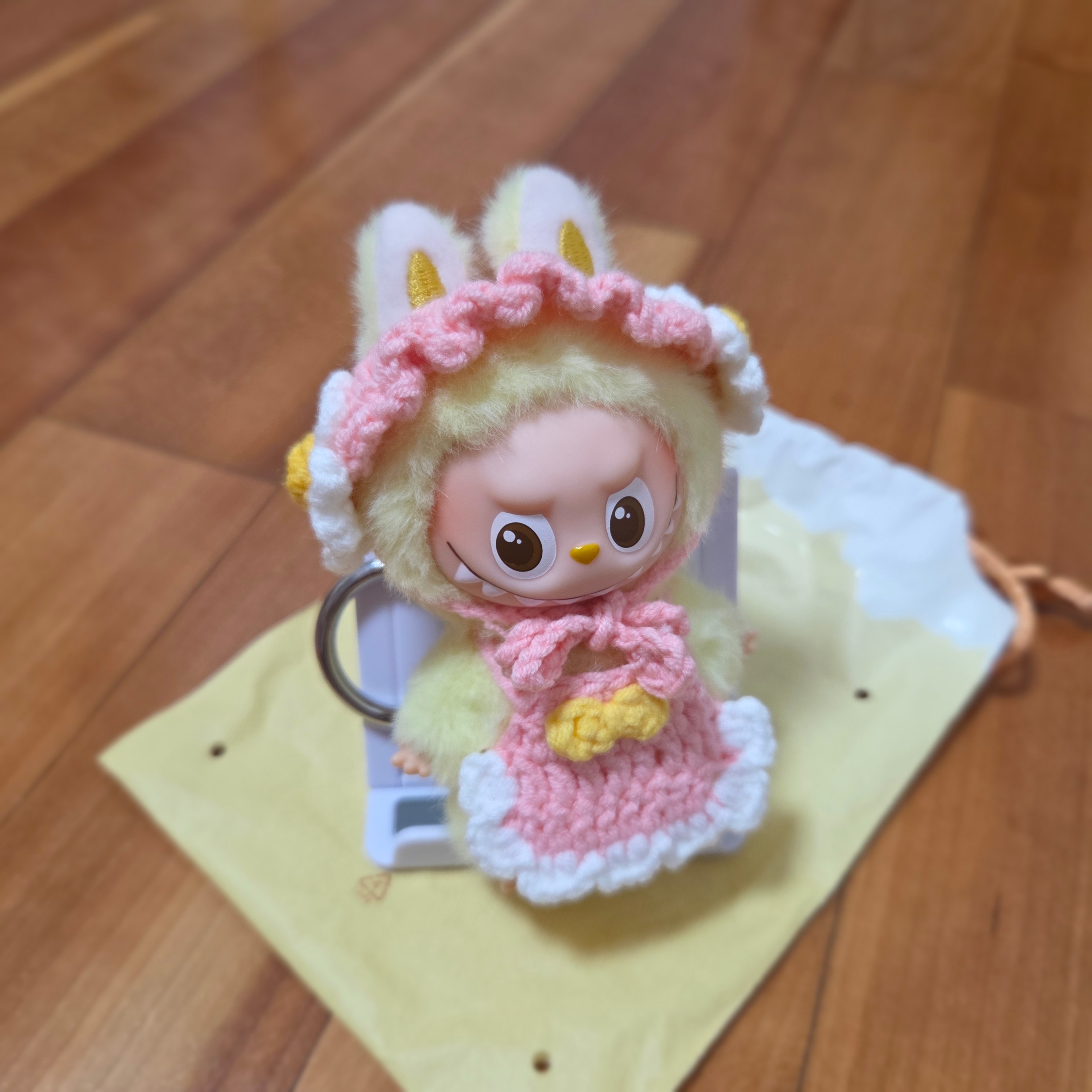 Pop Mart Labubu The Monsters Pin For Love Series Vinyl Plush Pendant Sealed Case (A-M) (1 Blind Box), Pop Mart Labubu The Monsters Pin For Love Series Vinyl Plush Pendant (A-M) F (Opened Case) 착용 스타일