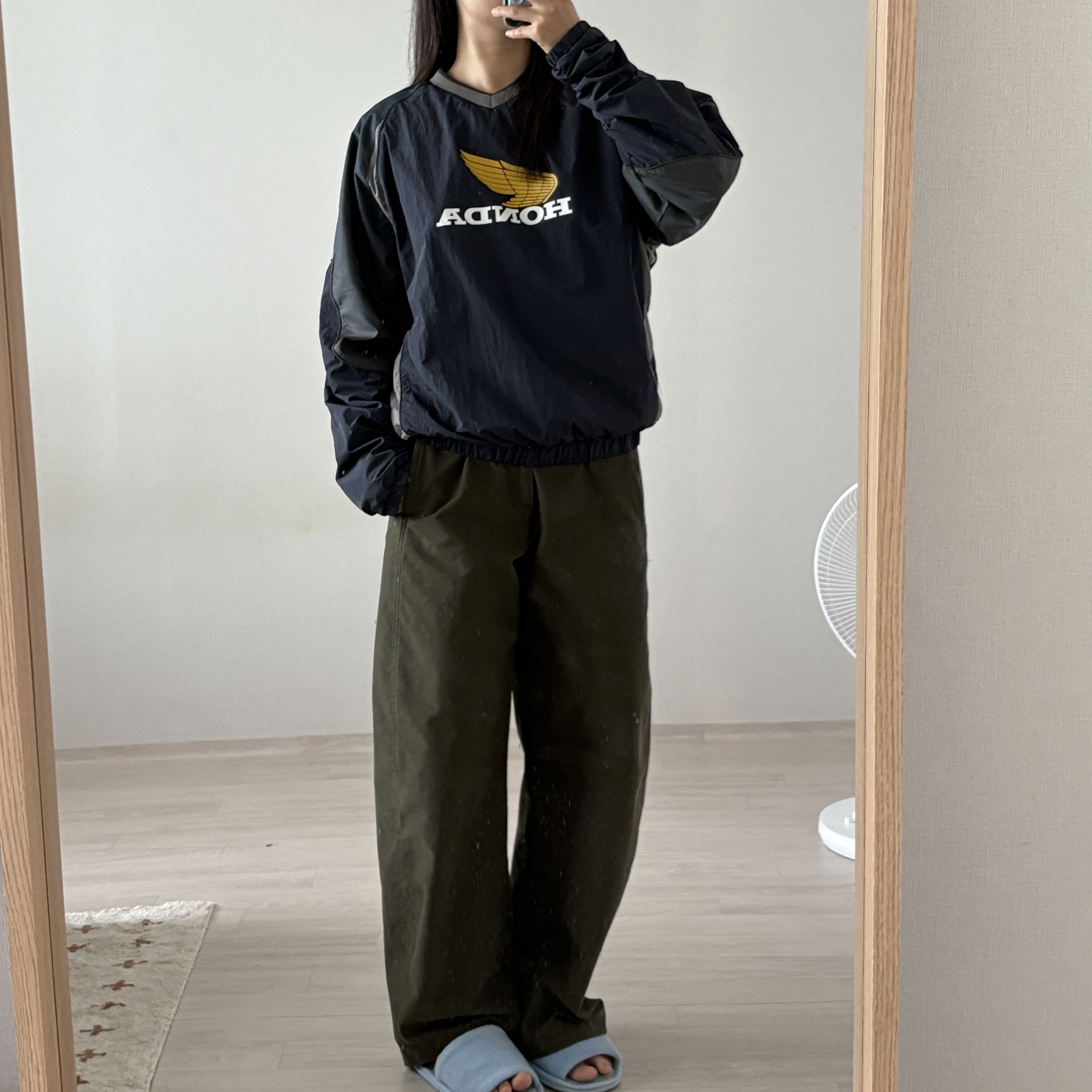 Honda Vintage Logo Speed Track nylon Long Sleeve Khaki 착용 스타일 - 1