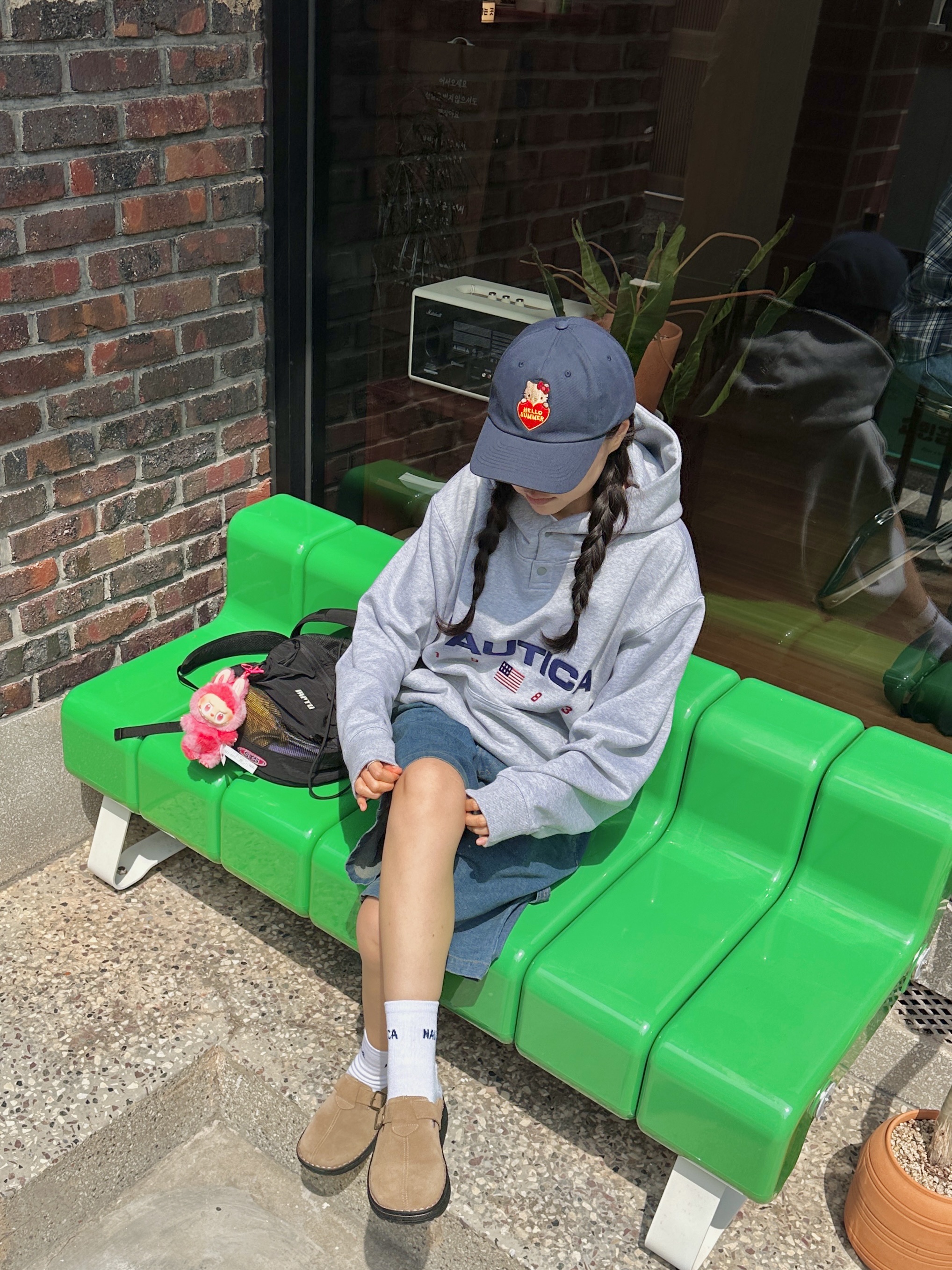 Farven x Tanning Hello Kitty Hello Summer Ball Cap_Navy, Pop Mart Labubu The Monsters Highlight Series Love Keyring (Opened Case) 착용 스타일 - 3