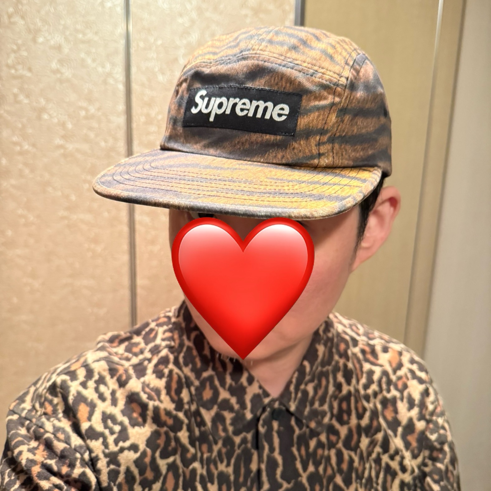 Supreme Washed Chino Twill Camp Cap Tiger - 25FW, Supreme Flannel Pajama Shirt Leopard - 25FW 착용 스타일 - 2