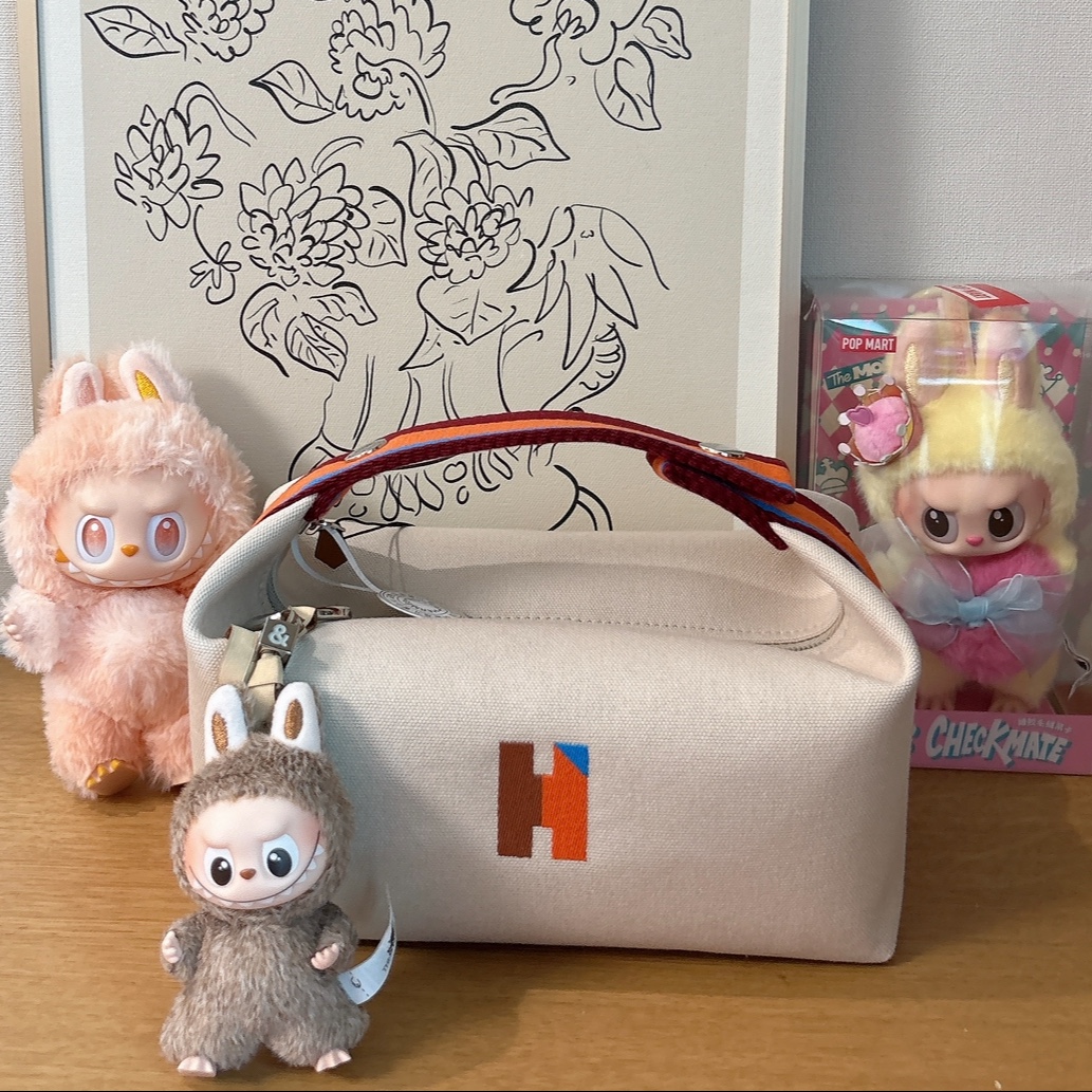 Pop Mart Labubu The Monsters Pin For Love Series Vinyl Plush Pendant Sealed Case (N-Z) (1 Blind Box), Pop Mart Labubu The Monsters Highlight Series Sealed Case (1 Blind Box) 착용 스타일