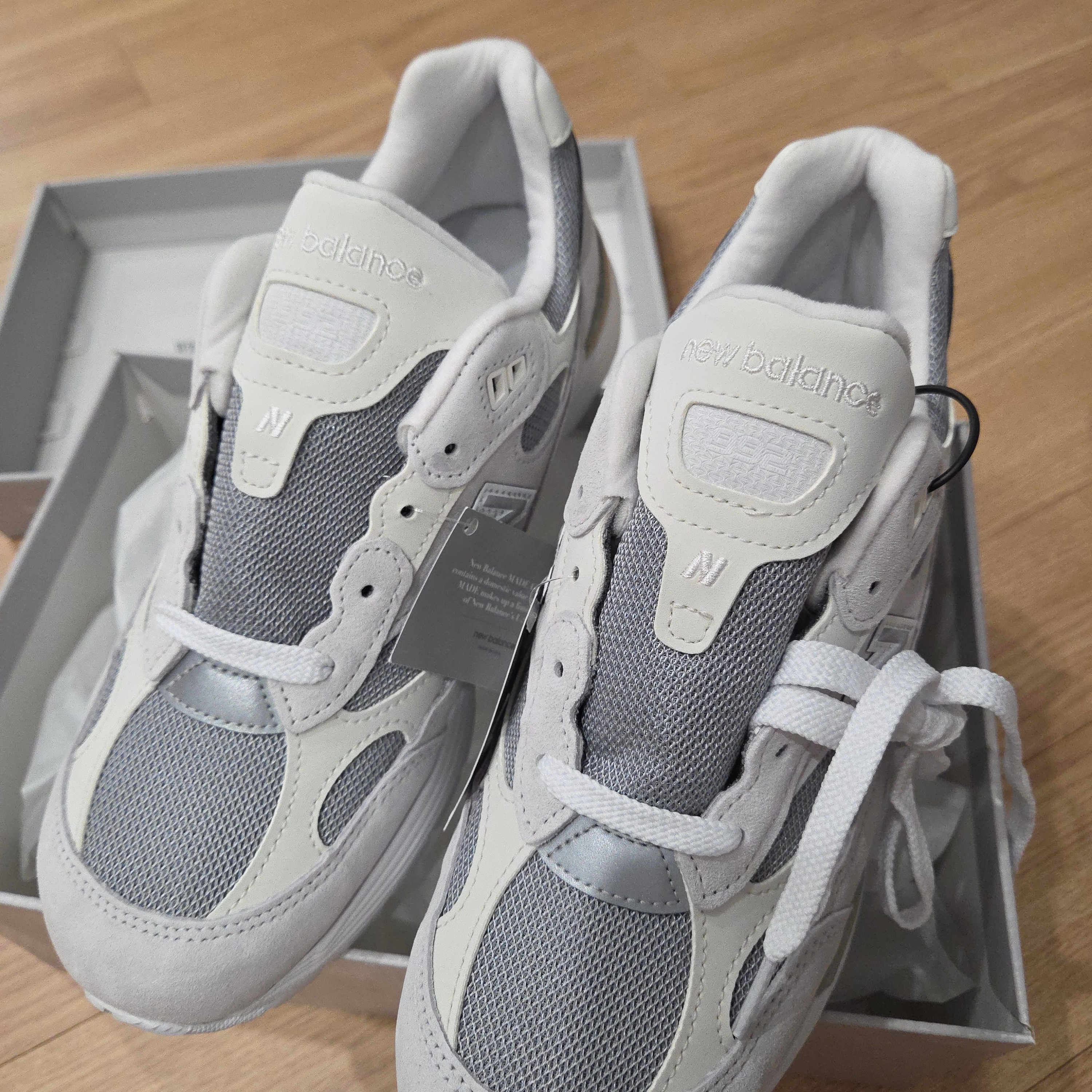 New Balance 992 Made in USA Core White Reflection 착용 스타일 - 1