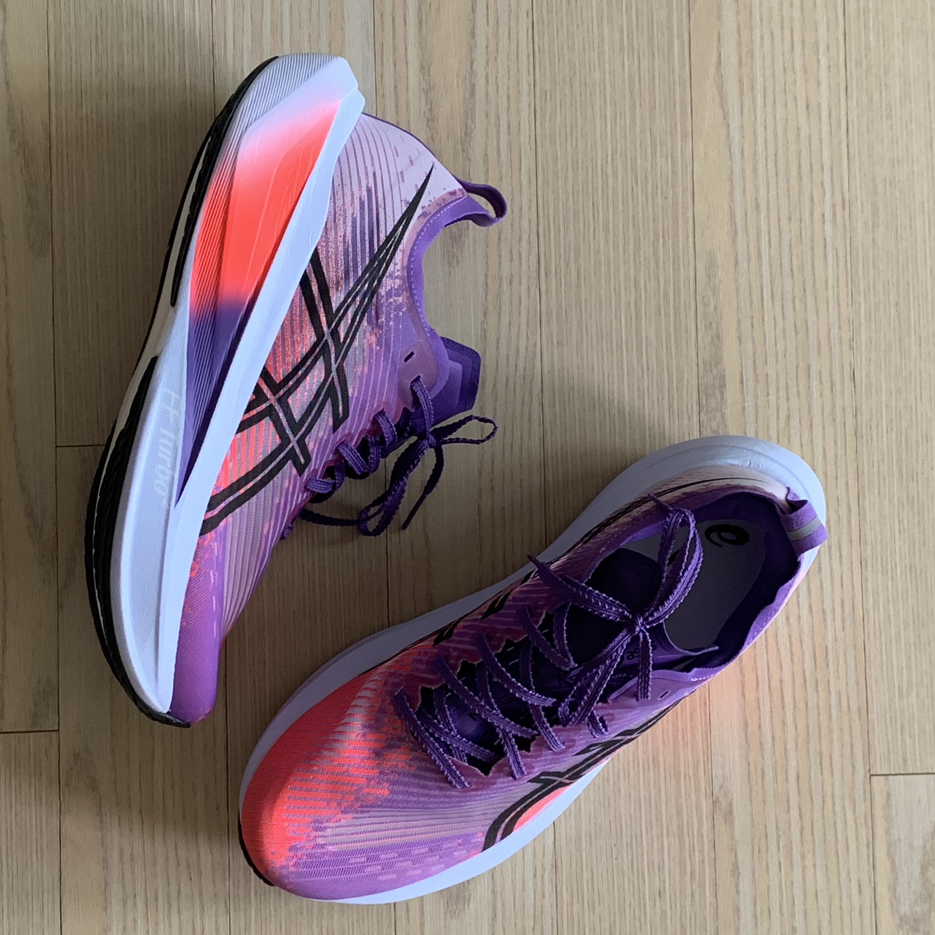 Asics Megablast Edo Purple Black 착용 스타일 - 1