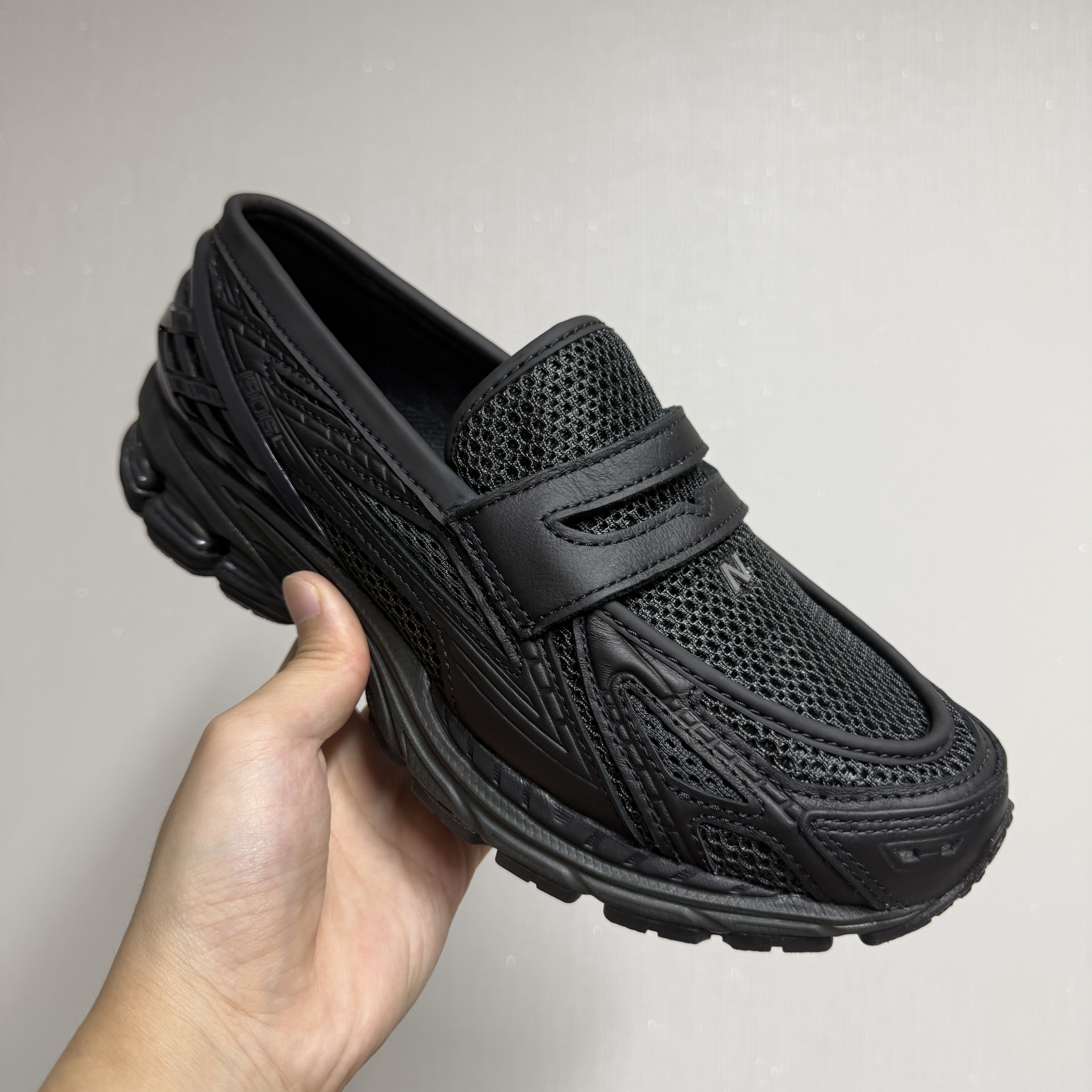 New Balance 1906L Black Top Phantom 착용 스타일 - 1