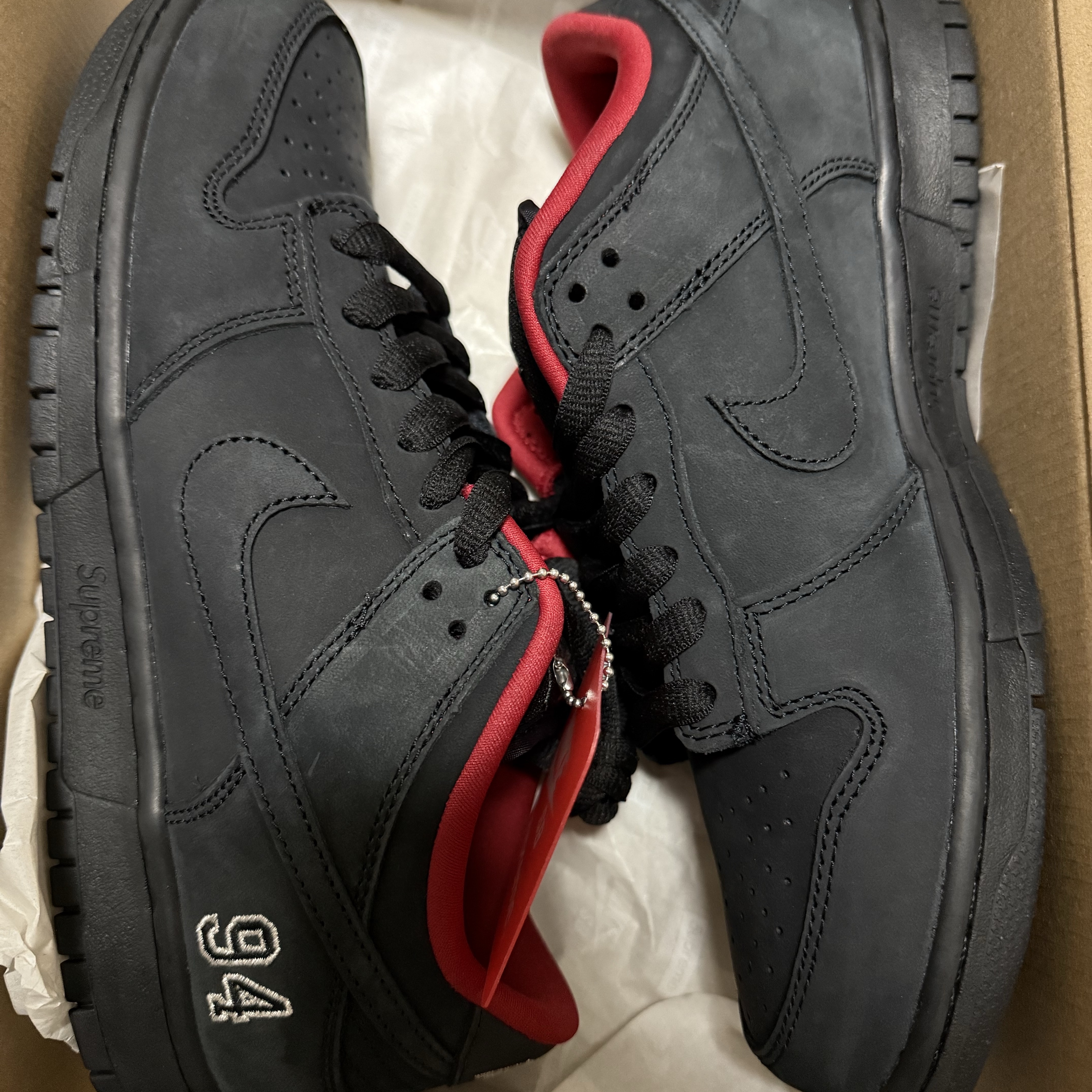 Nike x Supreme SB Dunk Low Black, Nike x Supreme SB Dunk Low Camper Green 착용 스타일 - 1