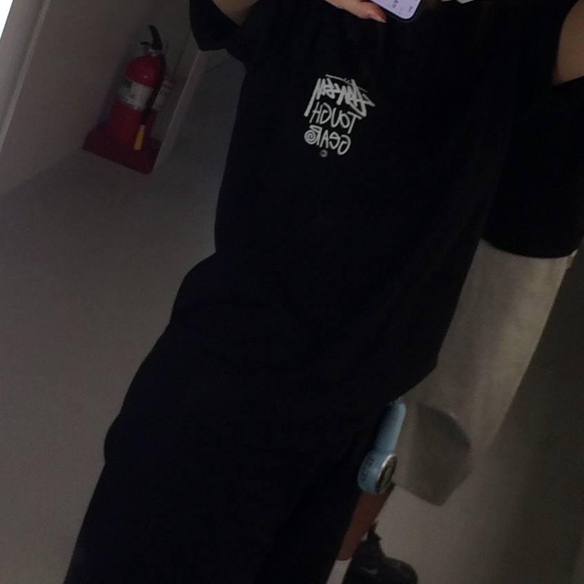 Stussy Tough Gear T-Shirt White, Stussy Tough Gear T-Shirt Black 착용 스타일